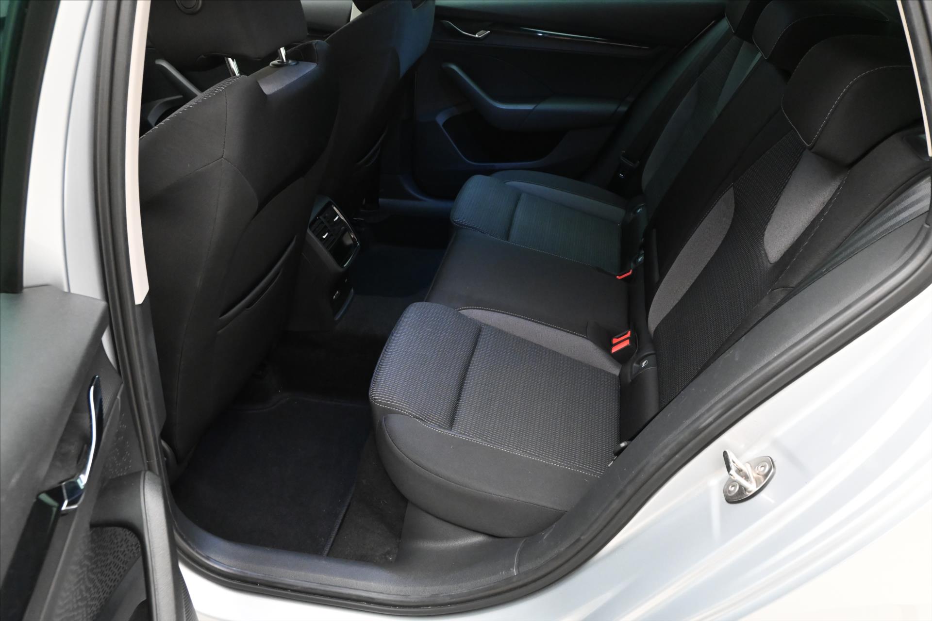 Hlavní fotografie vozu Škoda Octavia 2,0 TDI 110kW DSG Ambition Záruka až 5 let (12)