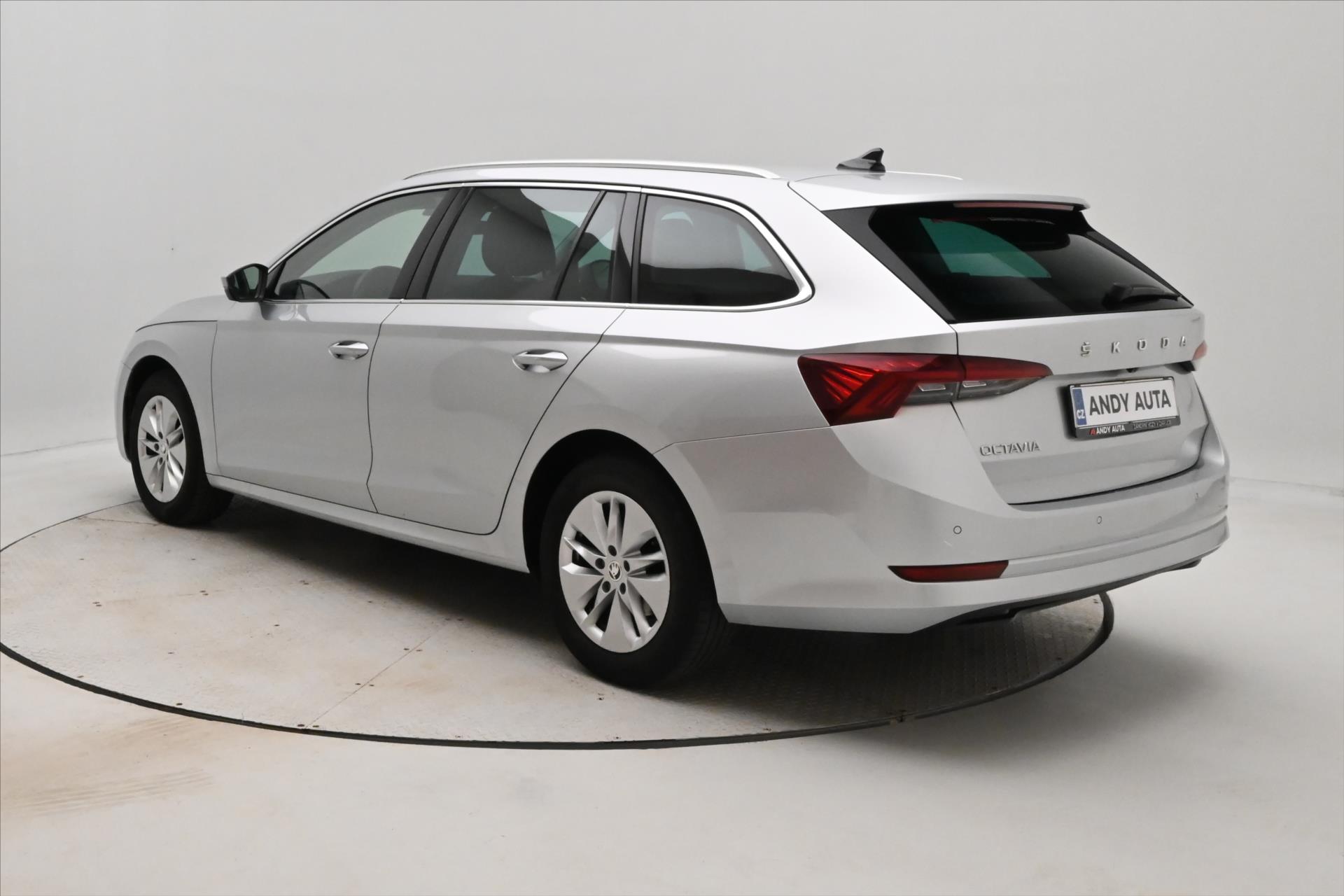 Hlavní fotografie vozu Škoda Octavia 2,0 TDI 110kW DSG Ambition Záruka až 5 let (7)