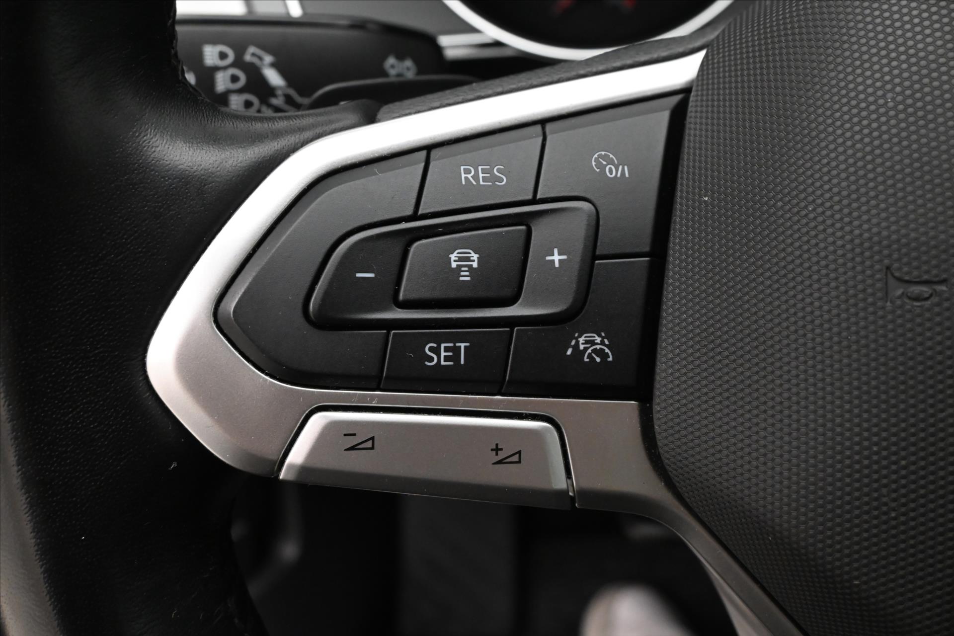 Hlavní fotografie vozu Volkswagen Passat 2,0 TDI 110 kW DSG Business Záruka až 5 let (24)