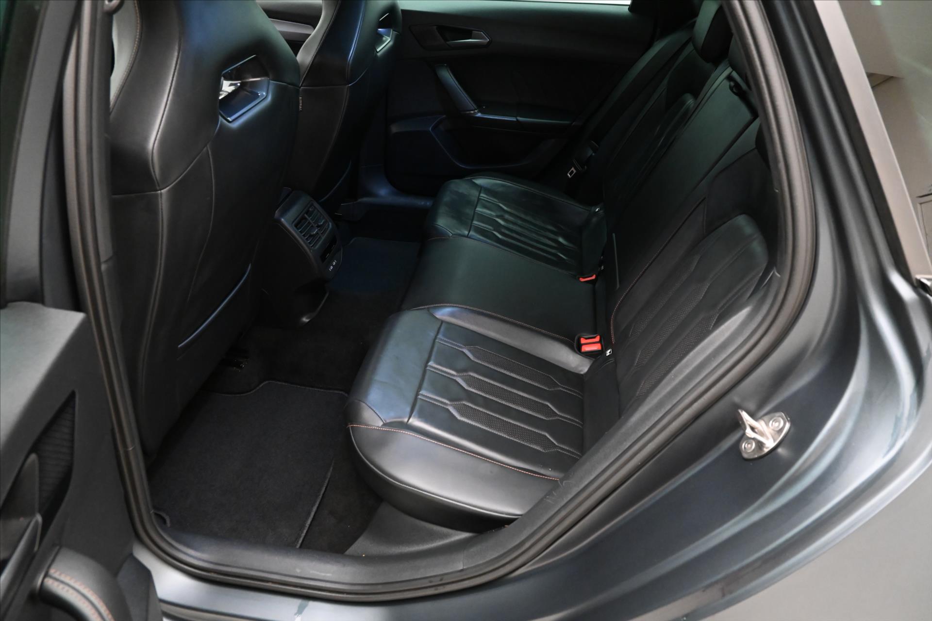 Hlavní fotografie vozu Cupra Leon 2,0 TSI ST 180kW DSG Záruka až 5 let (14)