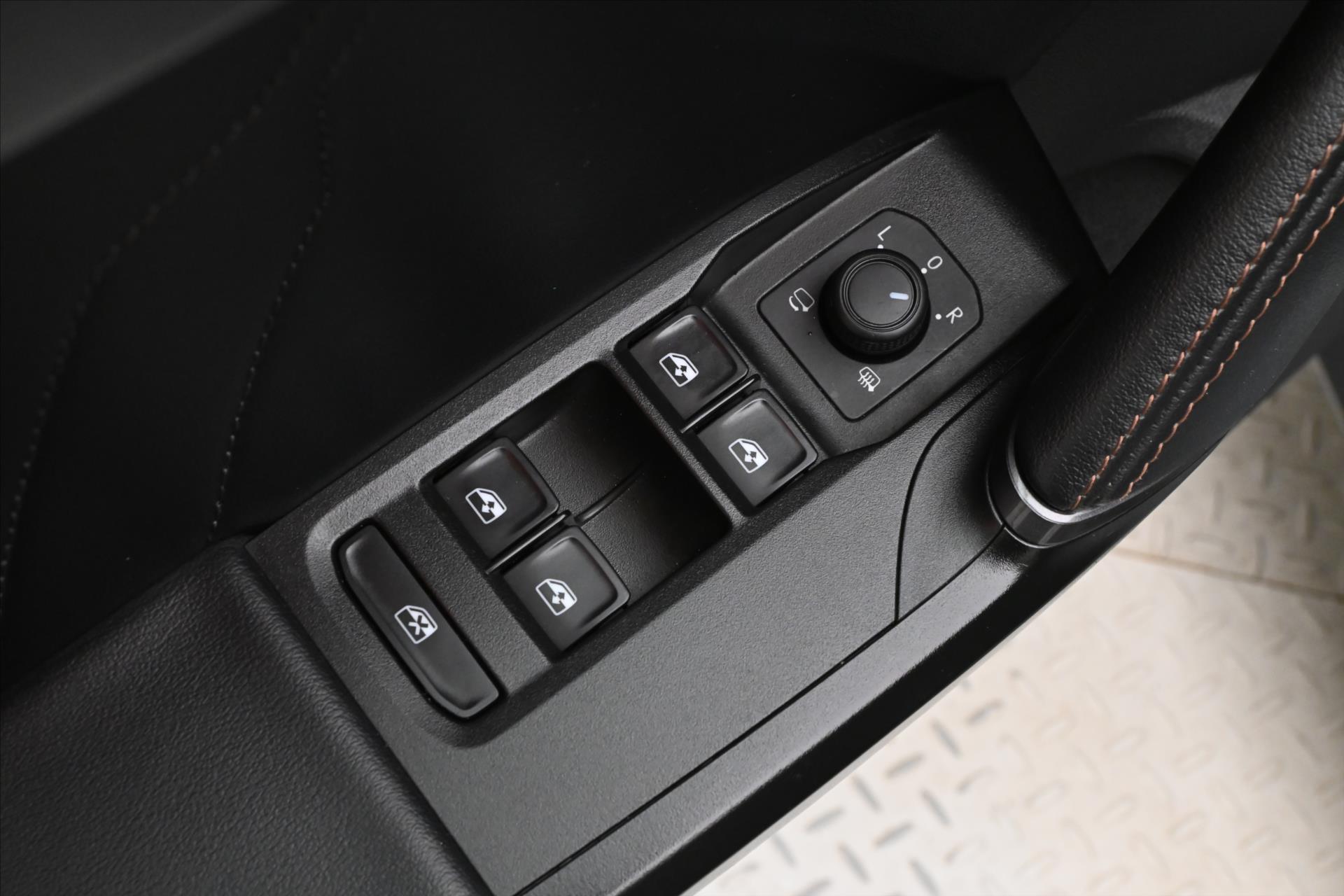 Hlavní fotografie vozu Cupra Leon 2,0 TSI ST 180kW DSG Záruka až 5 let (26)
