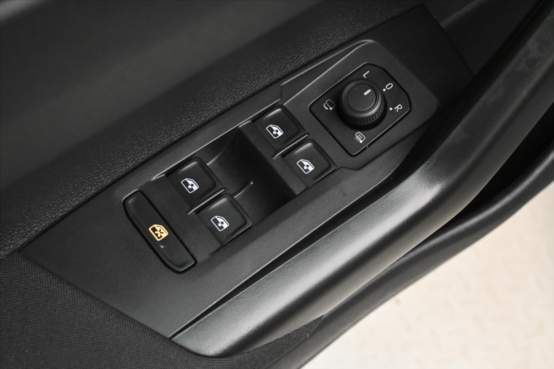 Main photo of the car Volkswagen Taigo 1.0 TSI 81 kW DSG LIFE Warranty up to 5 years (24)