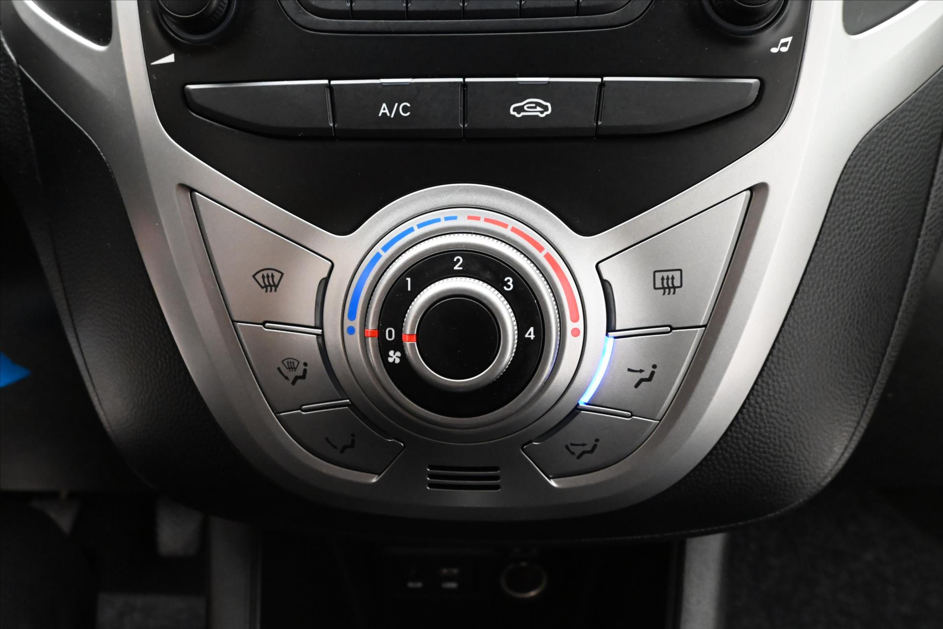 Hlavní fotografie vozu Hyundai ix20 1,4 CVVT 66 KW KLIMA Záruka až 5 let (20)