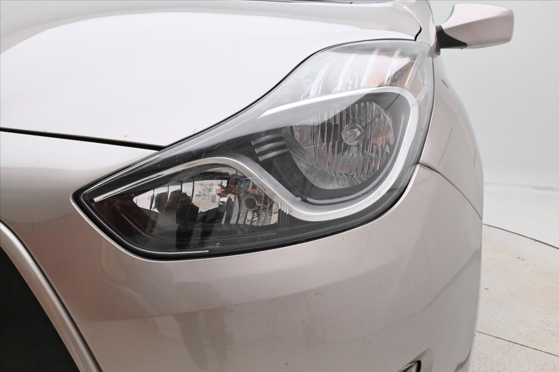 Hlavní fotografie vozu Hyundai ix20 1,4 CVVT 66 KW KLIMA Záruka až 5 let (26)