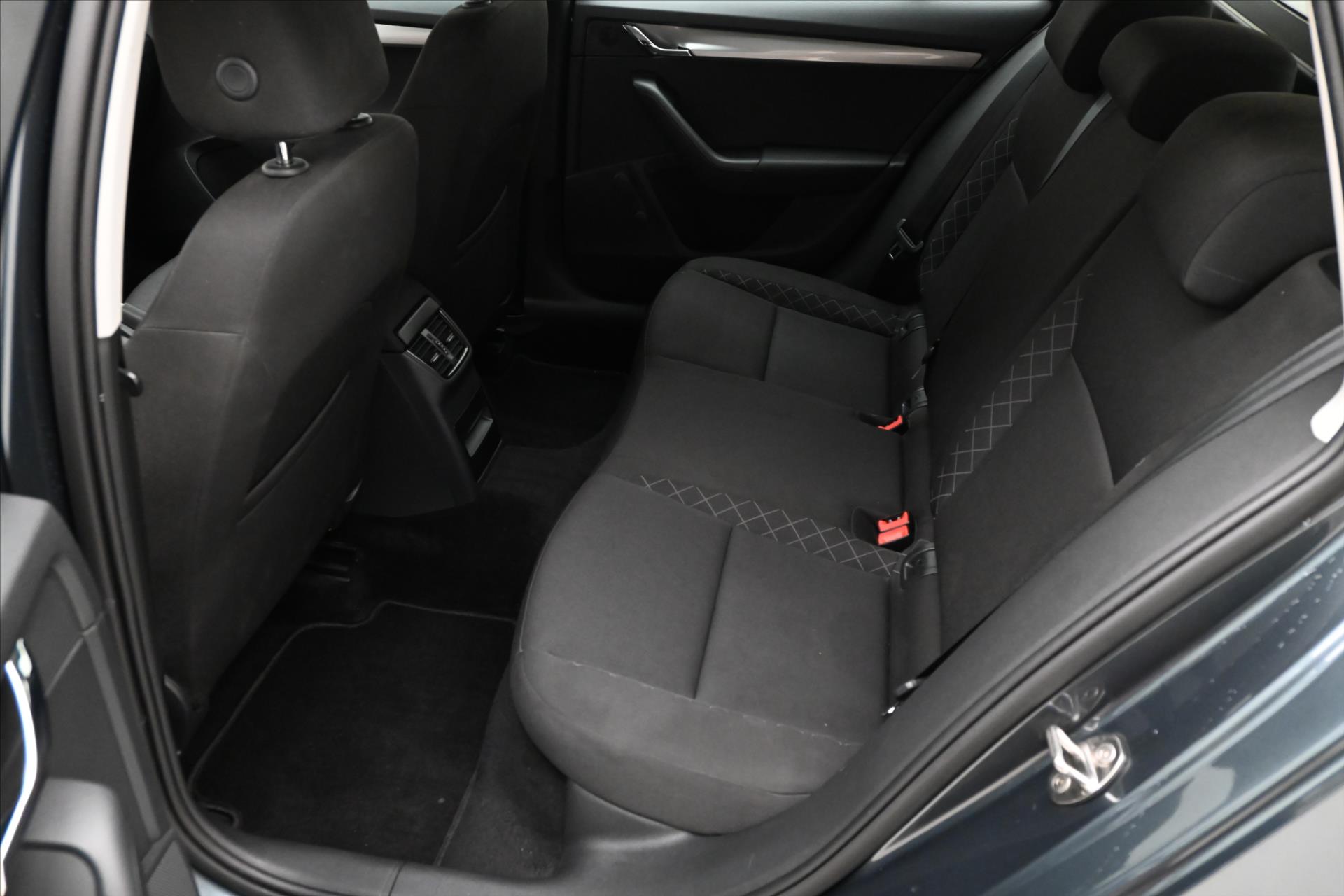 Main photo of the car Skoda Octavia 1,2 TSI 63kW Active Záruka až 5 let (14)