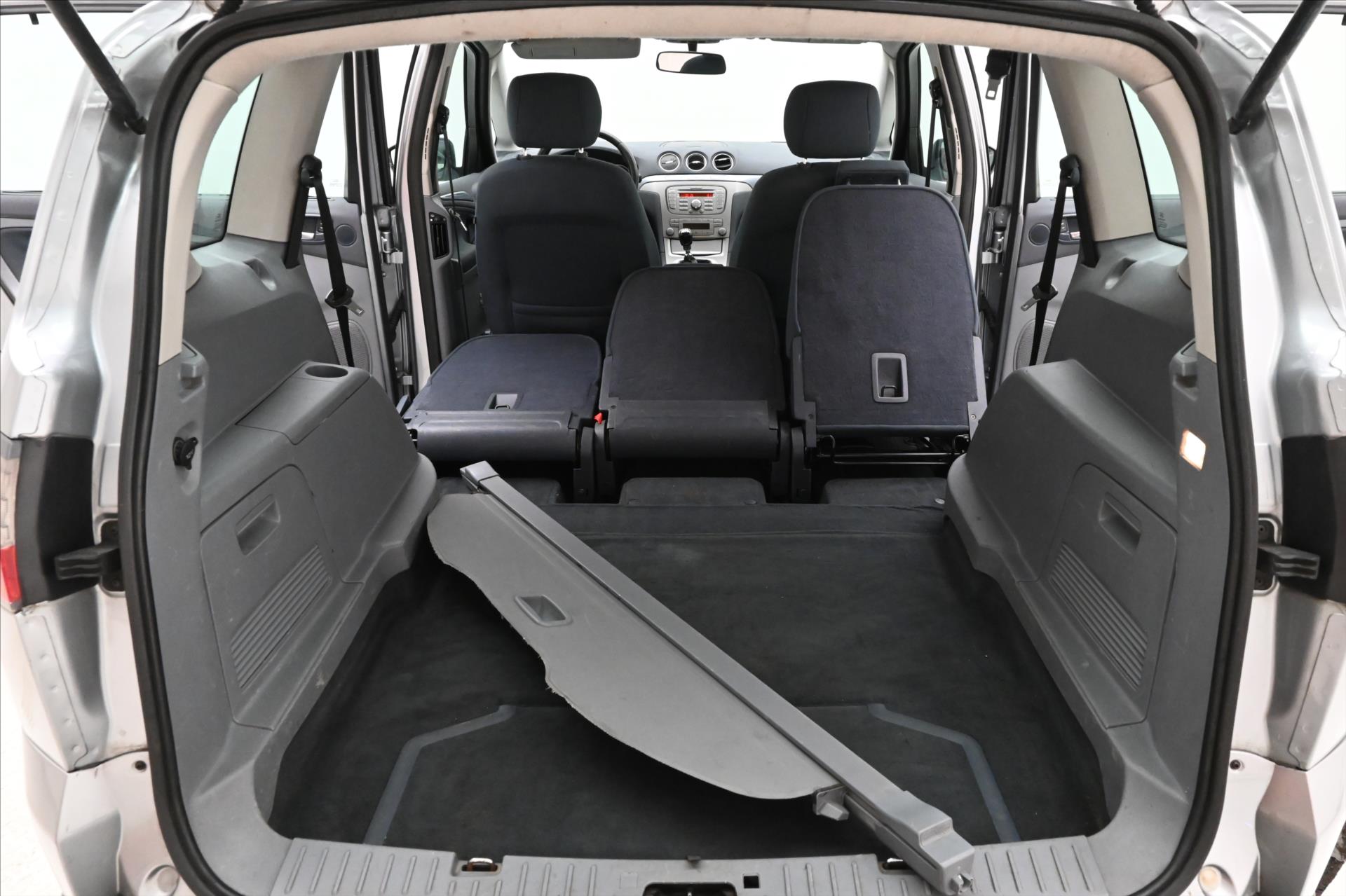 Hlavní fotografie vozu Ford S-MAX 1,8 TDCi 92 kW Tažné (11)