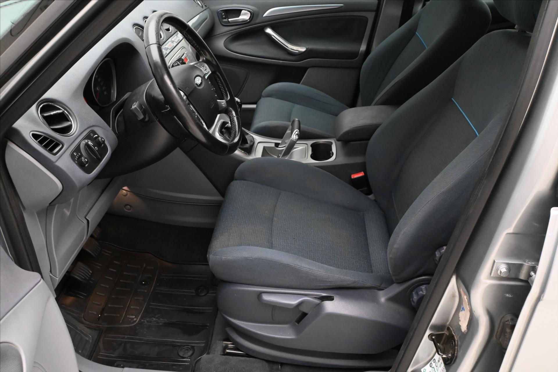 Hlavní fotografie vozu Ford S-MAX 1,8 TDCi 92 kW Tažné (13)