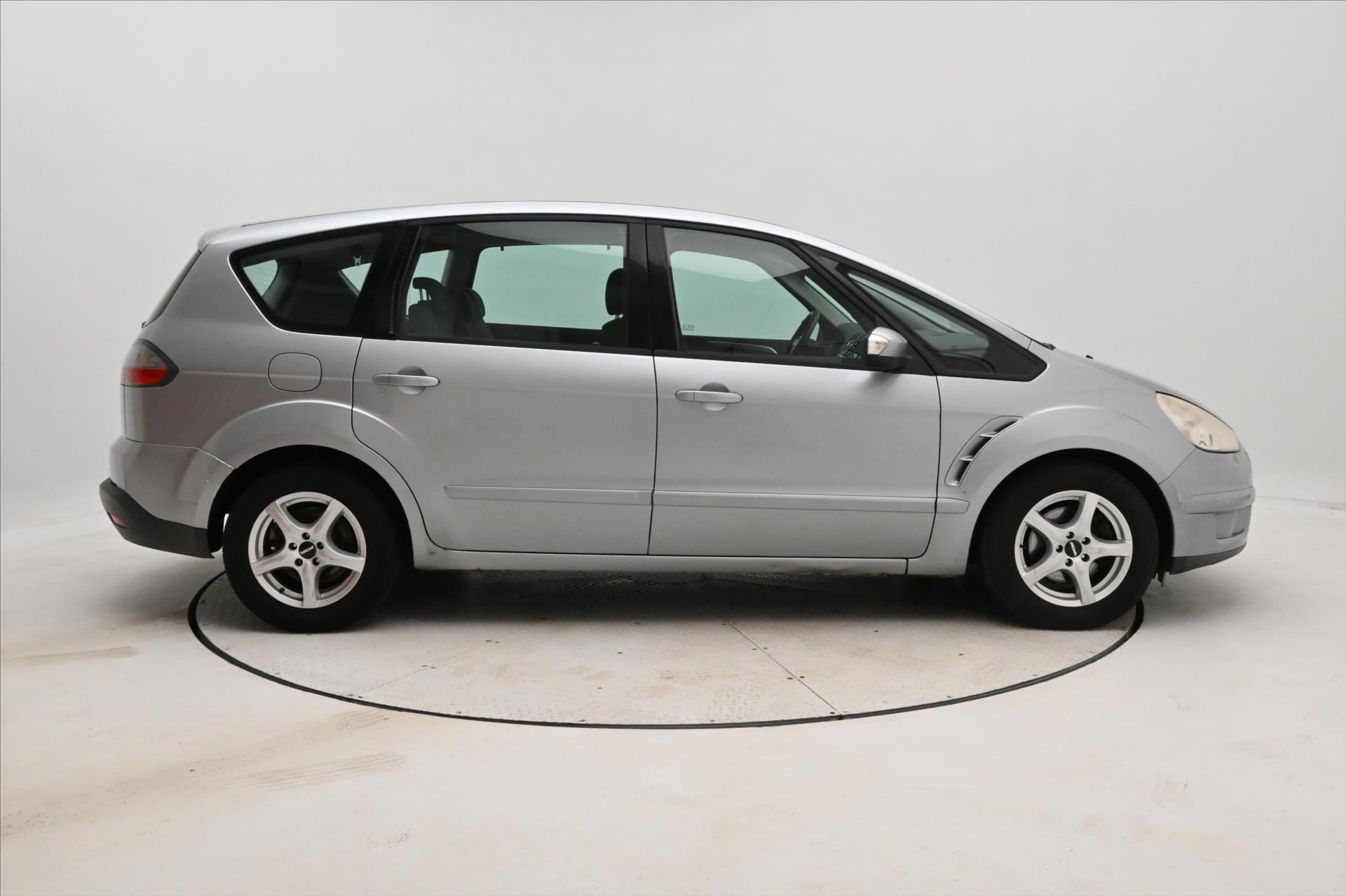 Hlavní fotografie vozu Ford S-MAX 1,8 TDCi 92 kW Tažné (4)