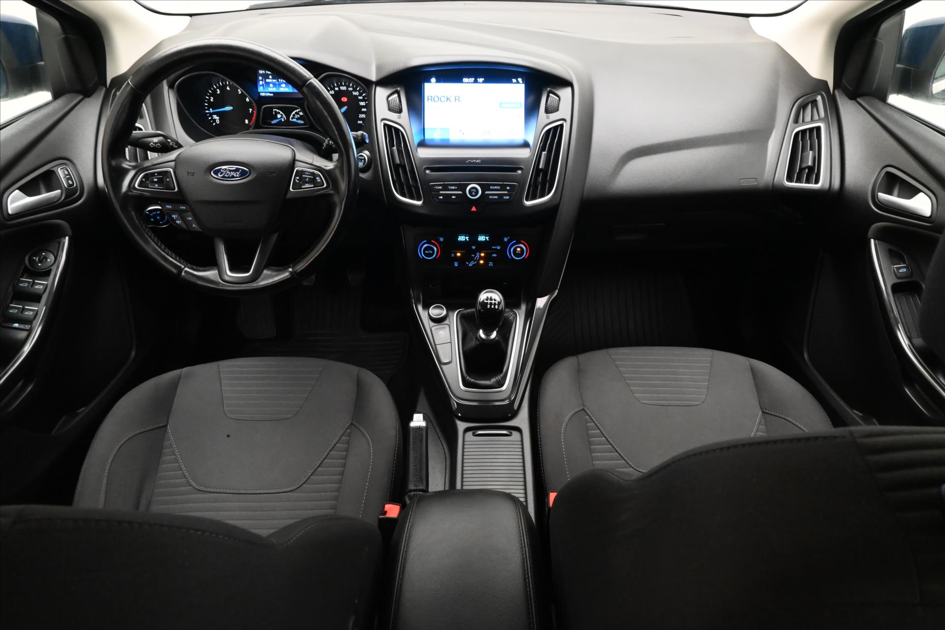 Main photo of the car Ford Focus 1,0 EcoBoost 92 kW TAŽNÉ Záruka až 5 let (15)