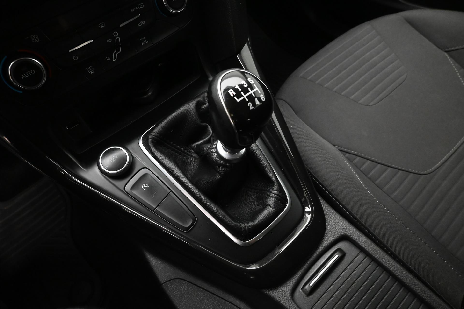 Main photo of the car Ford Focus 1,0 EcoBoost 92 kW TAŽNÉ Záruka až 5 let (21)