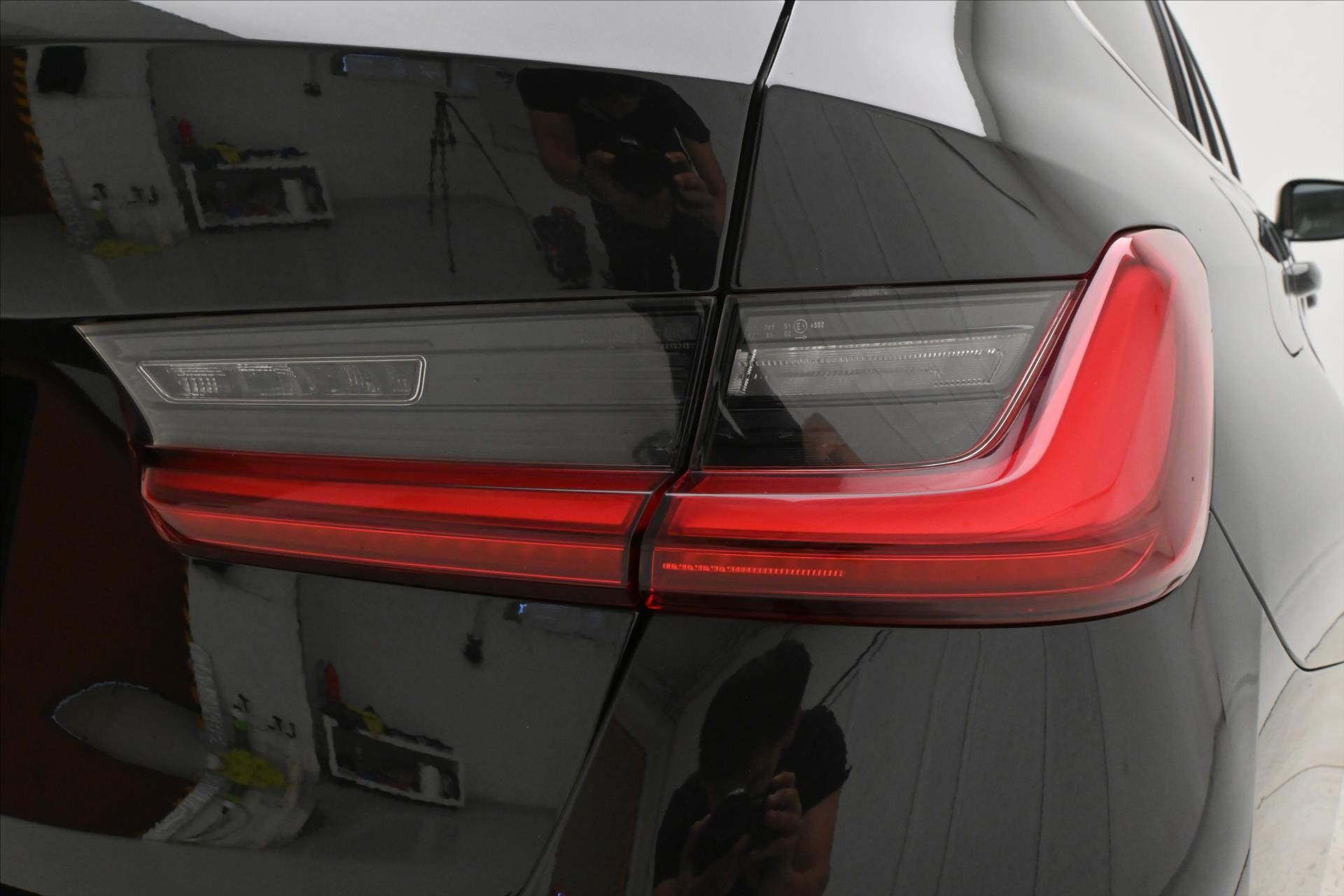 Main photo of the car BMW Row 3 2,0 318d Facelift Záruka až 5 let (25)