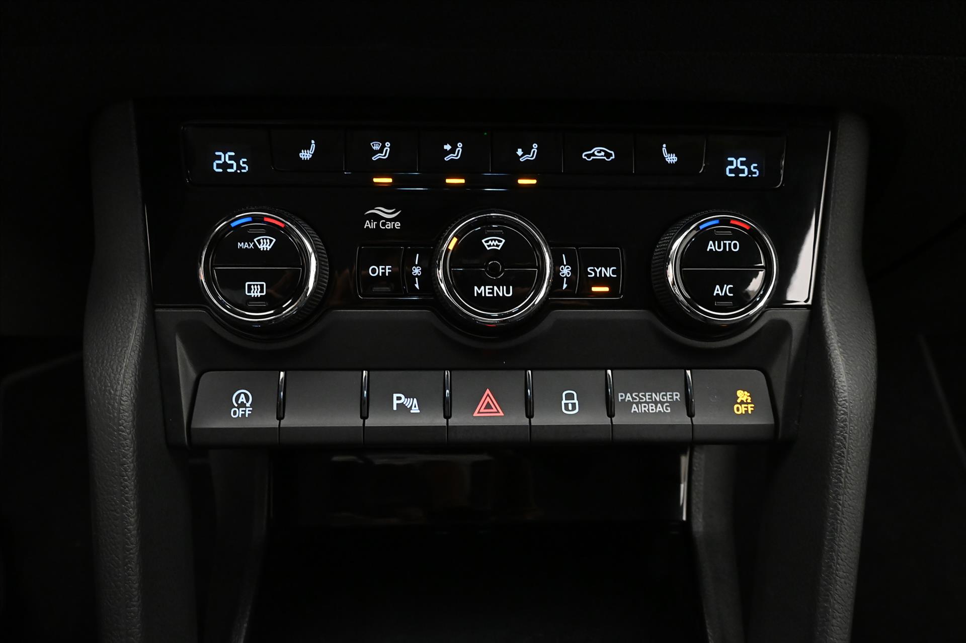 Main photo of the car Skoda Karoq 1.5 TSI 110 kW DSG STYLE Warranty up to 5 years (21)