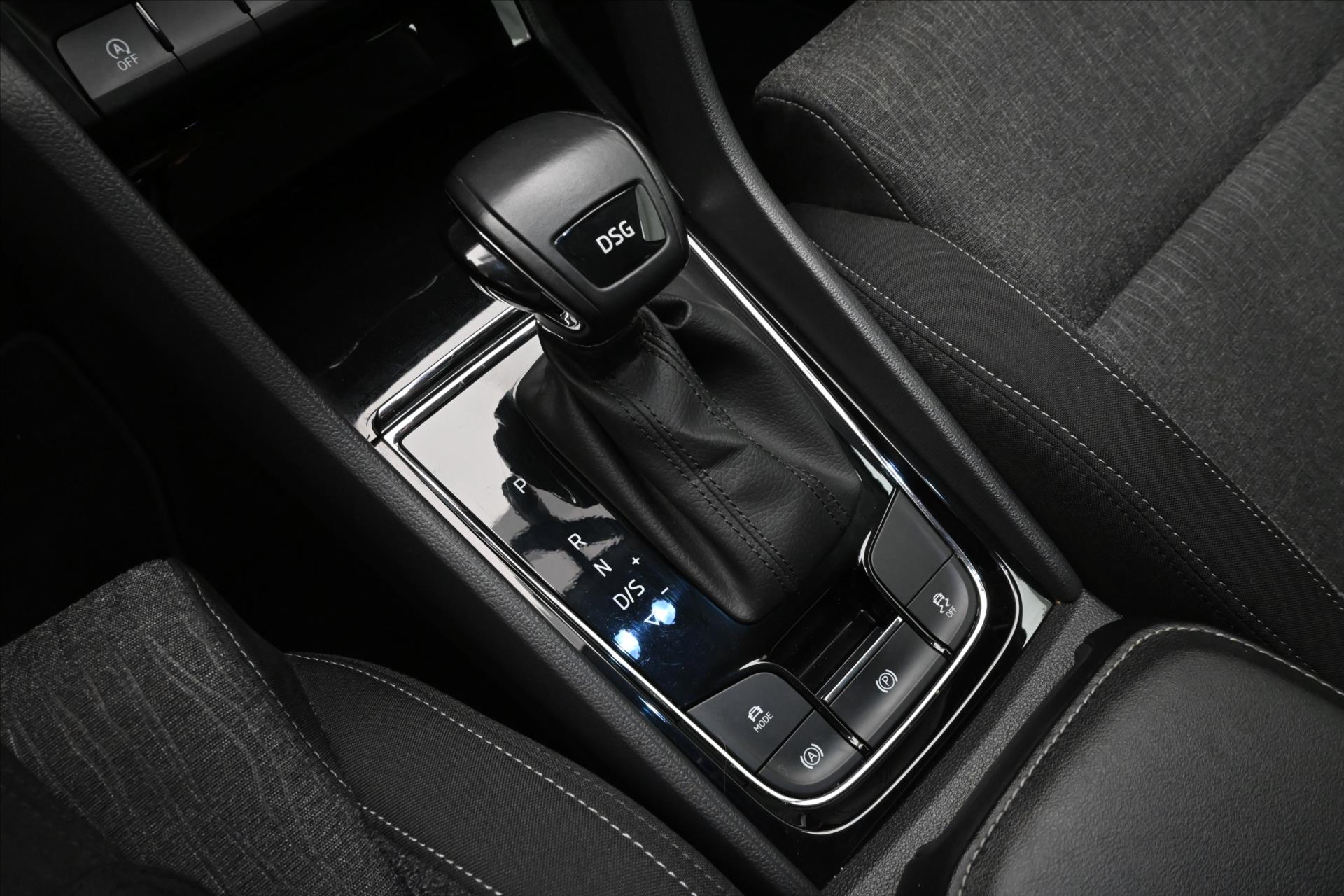 Main photo of the car Skoda Karoq 1.5 TSI 110 kW DSG STYLE Warranty up to 5 years (22)