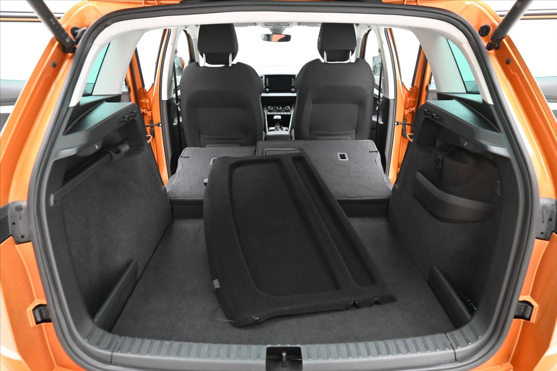 Main photo of the car Skoda Karoq 1,5 TSI 110 kW DSG Ambition Záruka až 5 let (11)