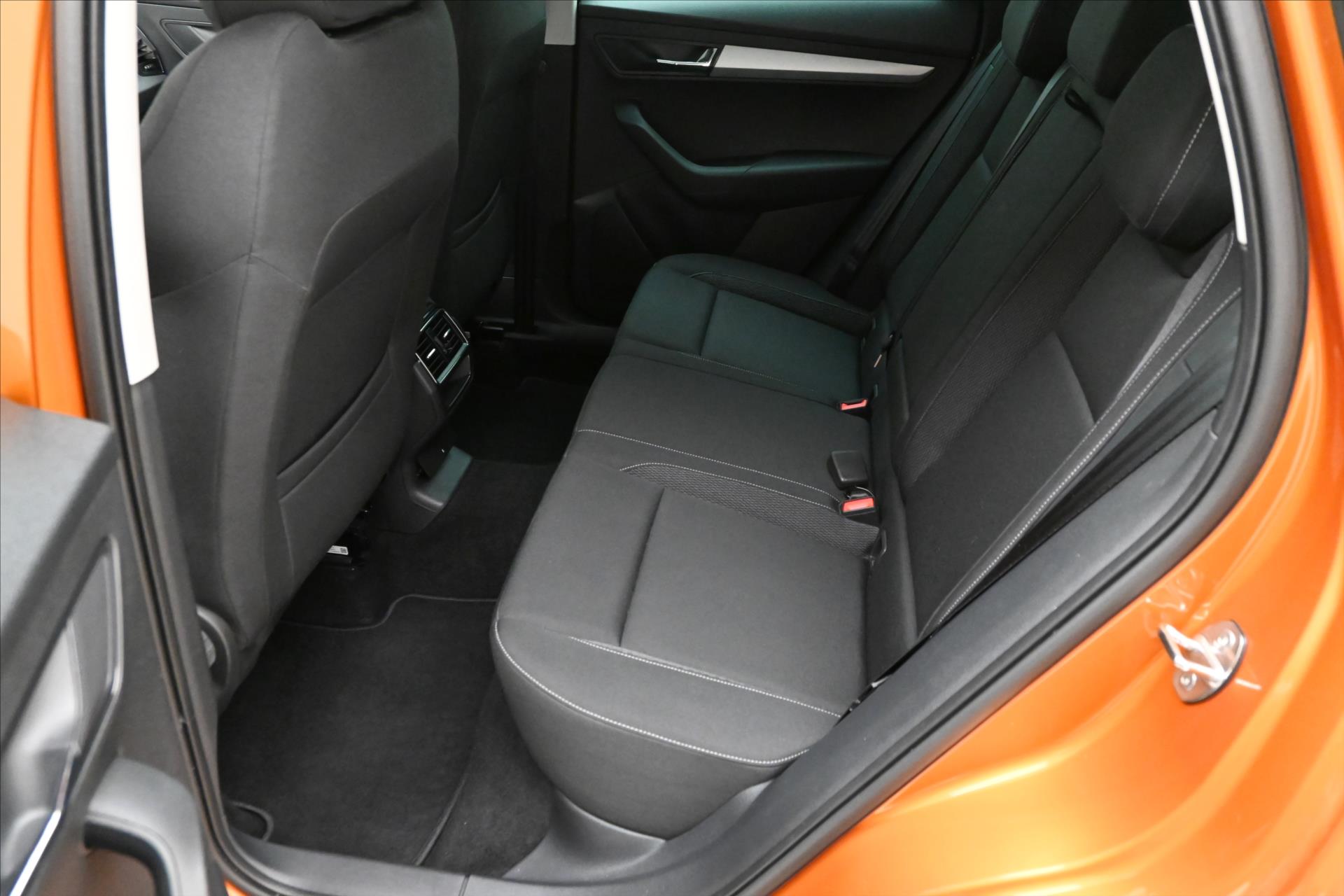 Main photo of the car Skoda Karoq 1,5 TSI 110 kW DSG Ambition Záruka až 5 let (14)