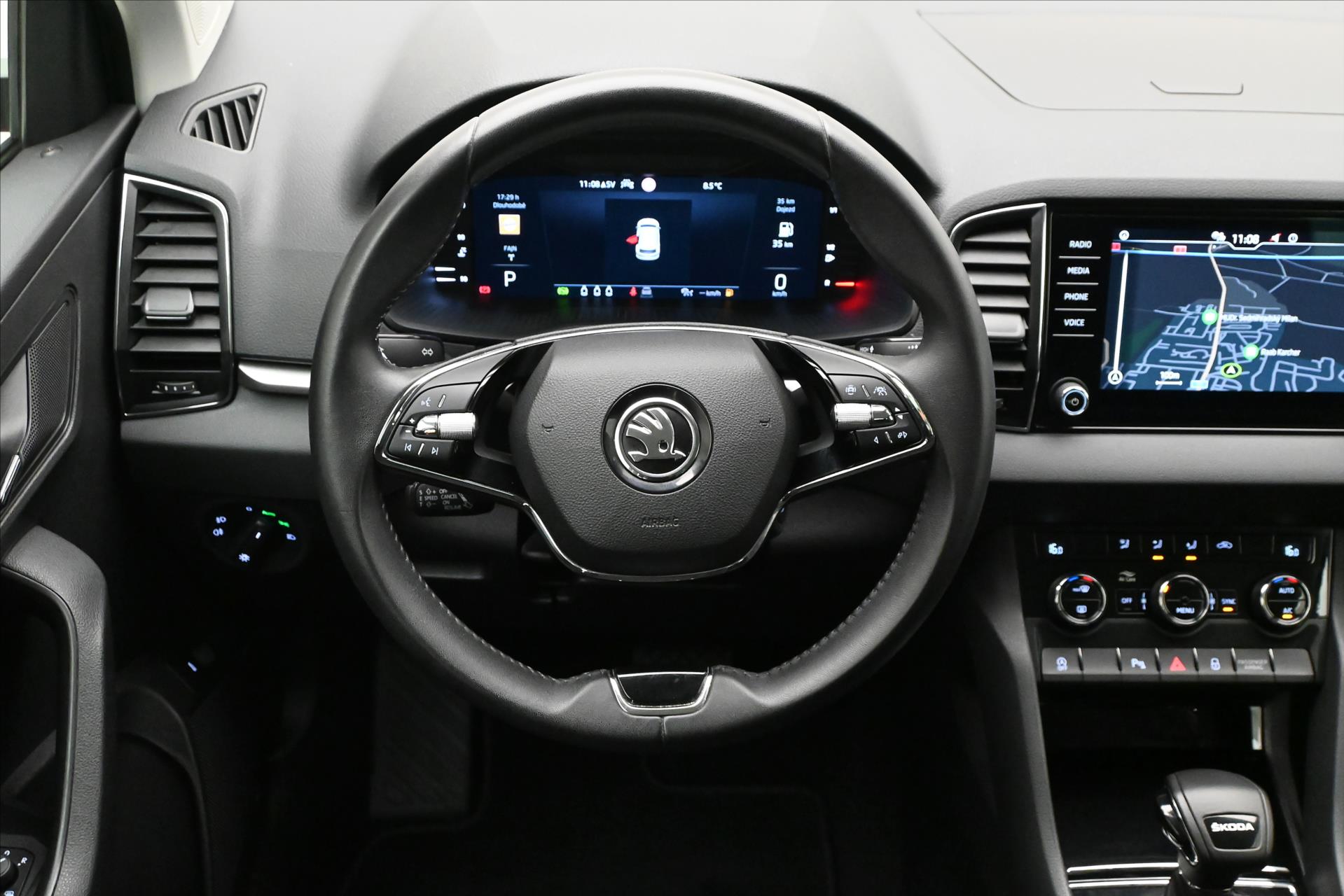 Main photo of the car Skoda Karoq 1,5 TSI 110 kW DSG Ambition Záruka až 5 let (18)