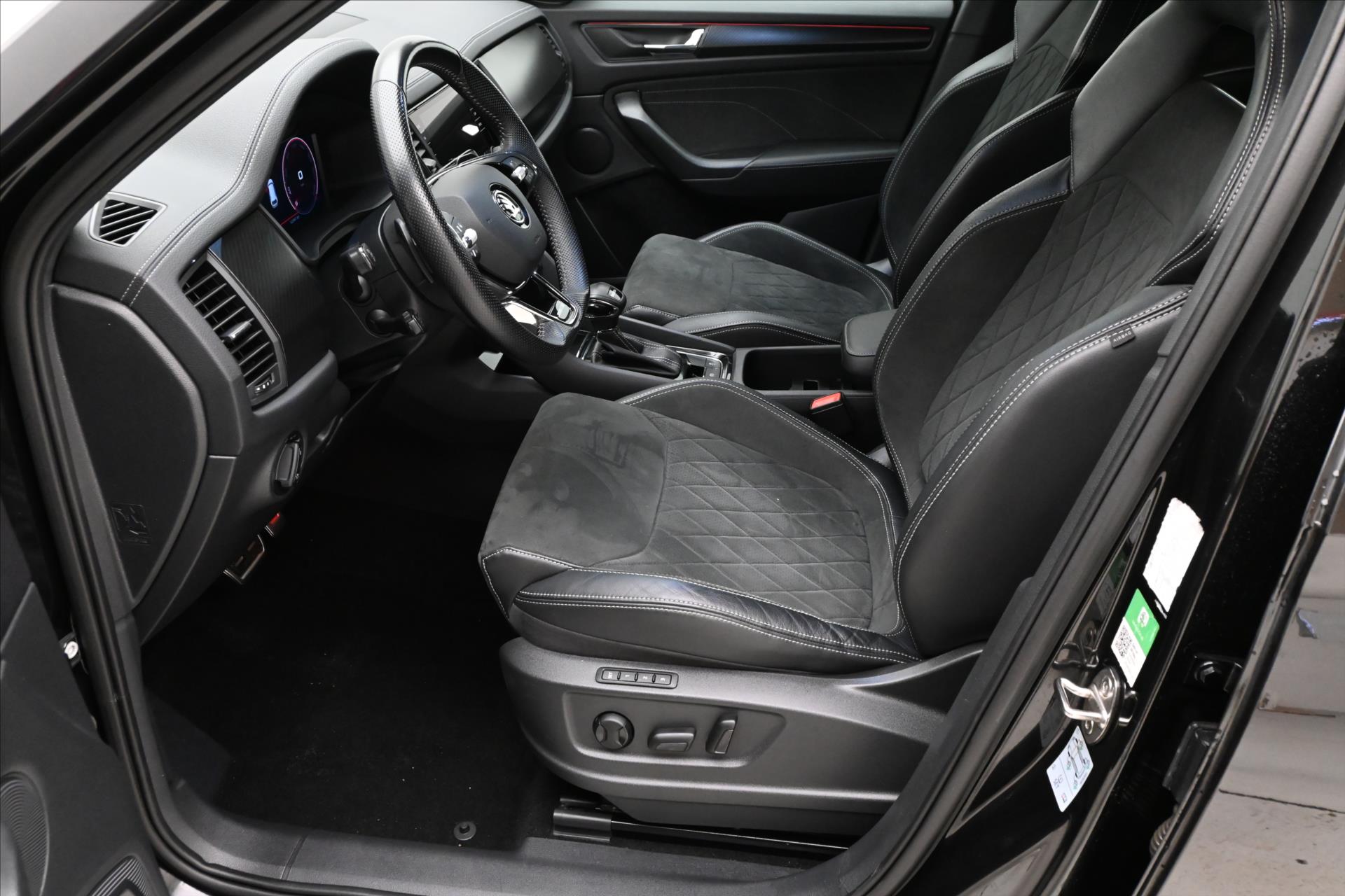 Main photo of the car Skoda Kodiaq 2,0 TDI 110kW DSG SportLine Záruka až 5 let (14)