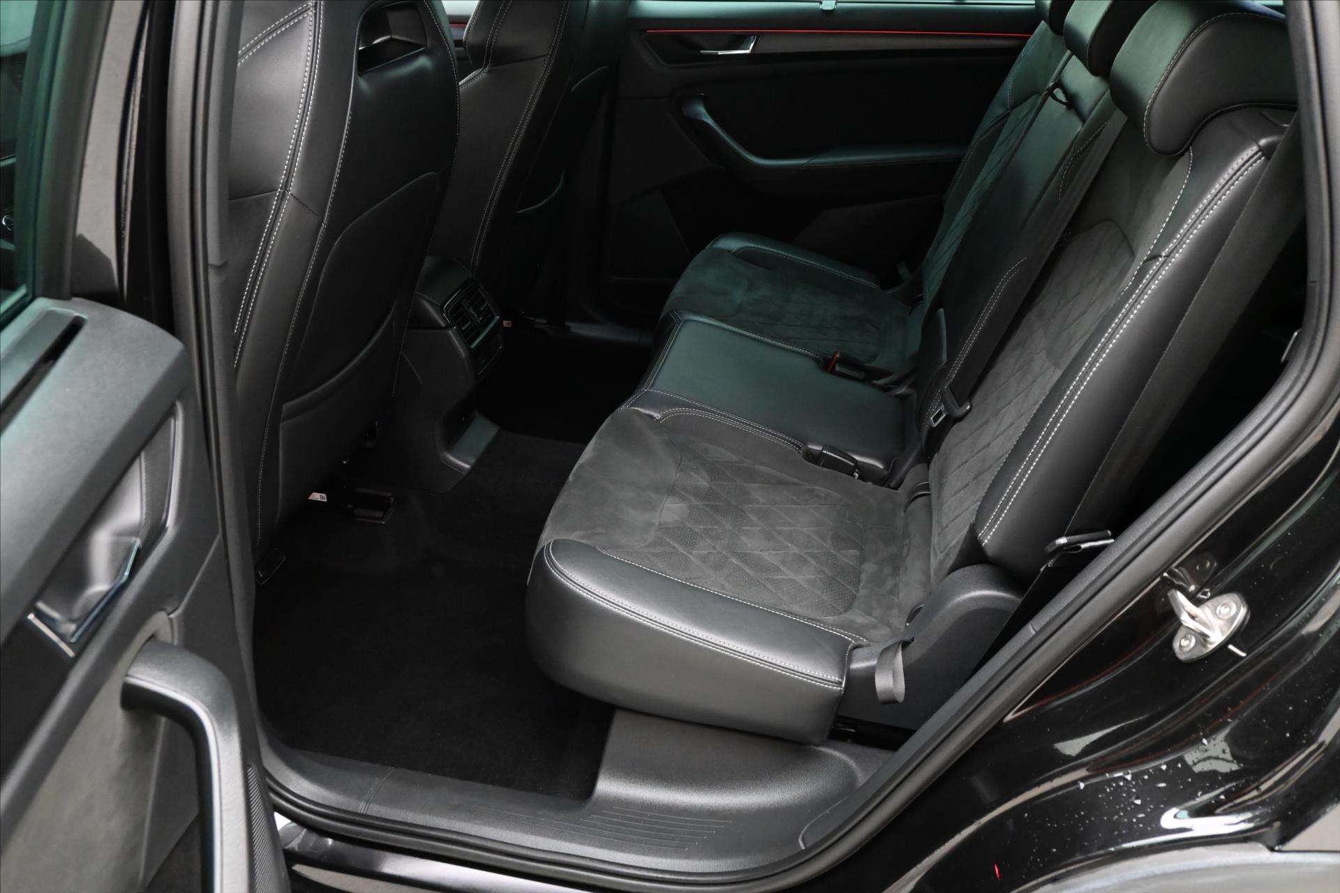 Main photo of the car Skoda Kodiaq 2,0 TDI 110kW DSG SportLine Záruka až 5 let (15)
