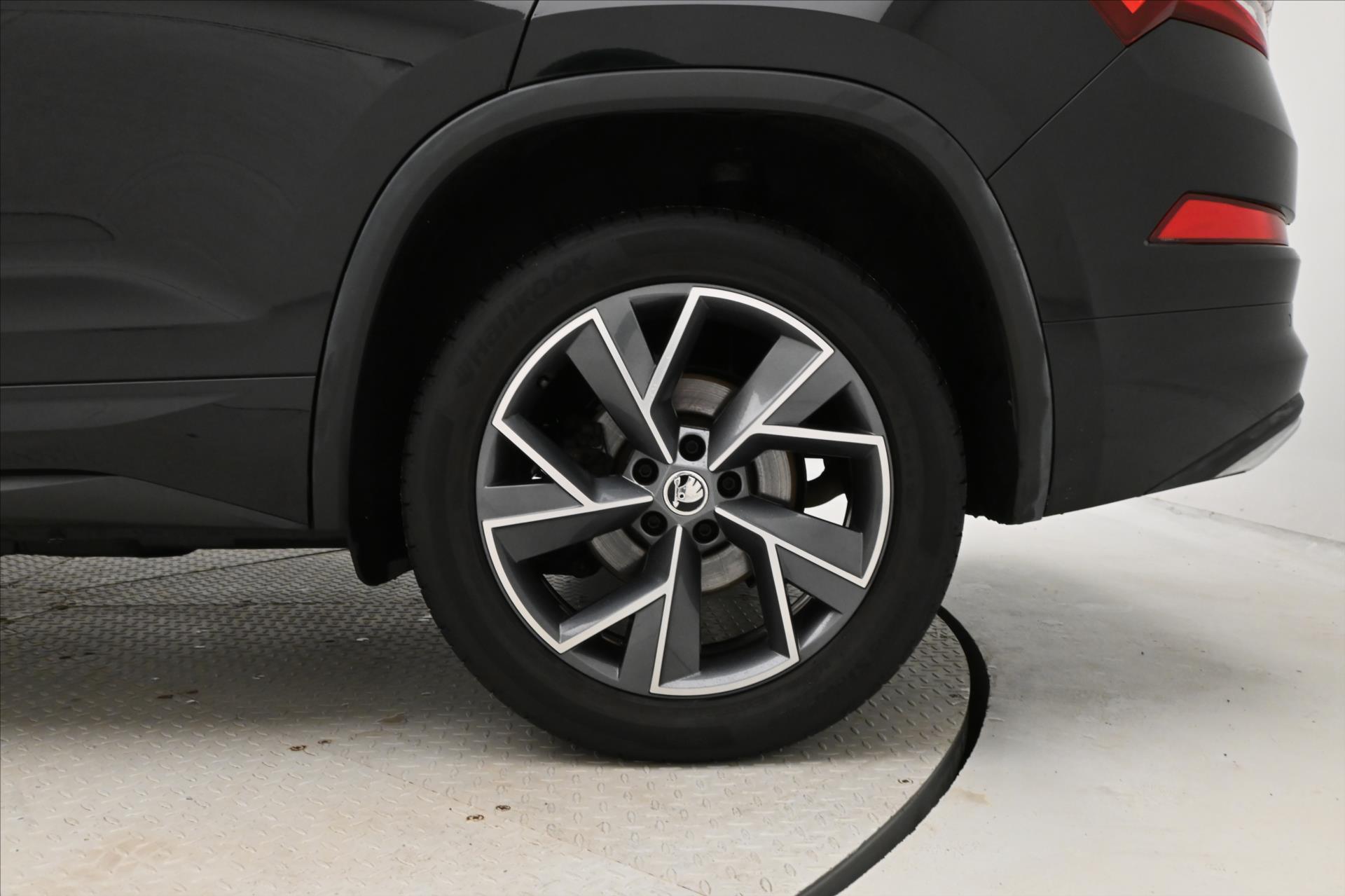 Main photo of the car Skoda Kodiaq 2,0 TDI 110kW DSG SportLine Záruka až 5 let (34)