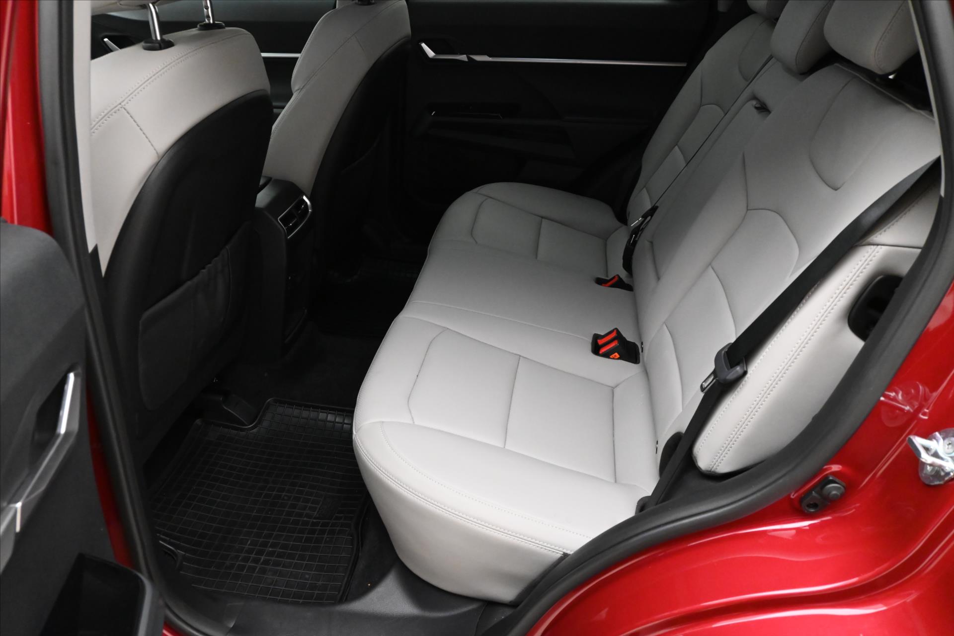 Hlavní fotografie vozu SsangYong Torres 1,5 T-GDI 120kW Automat Záruka až 5 let (10)