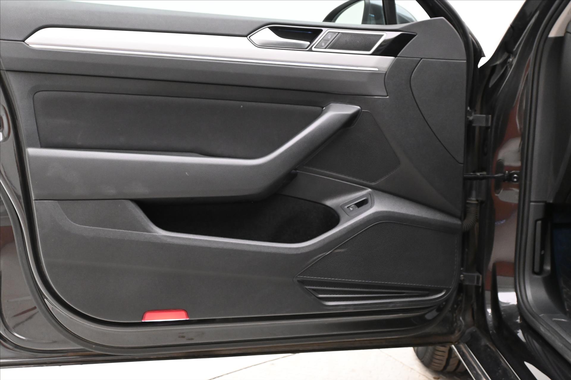 Main photo of the car Volkswagen Passat 2.0 TDI 110kW DSG Business Warranty up to 5 years (20)