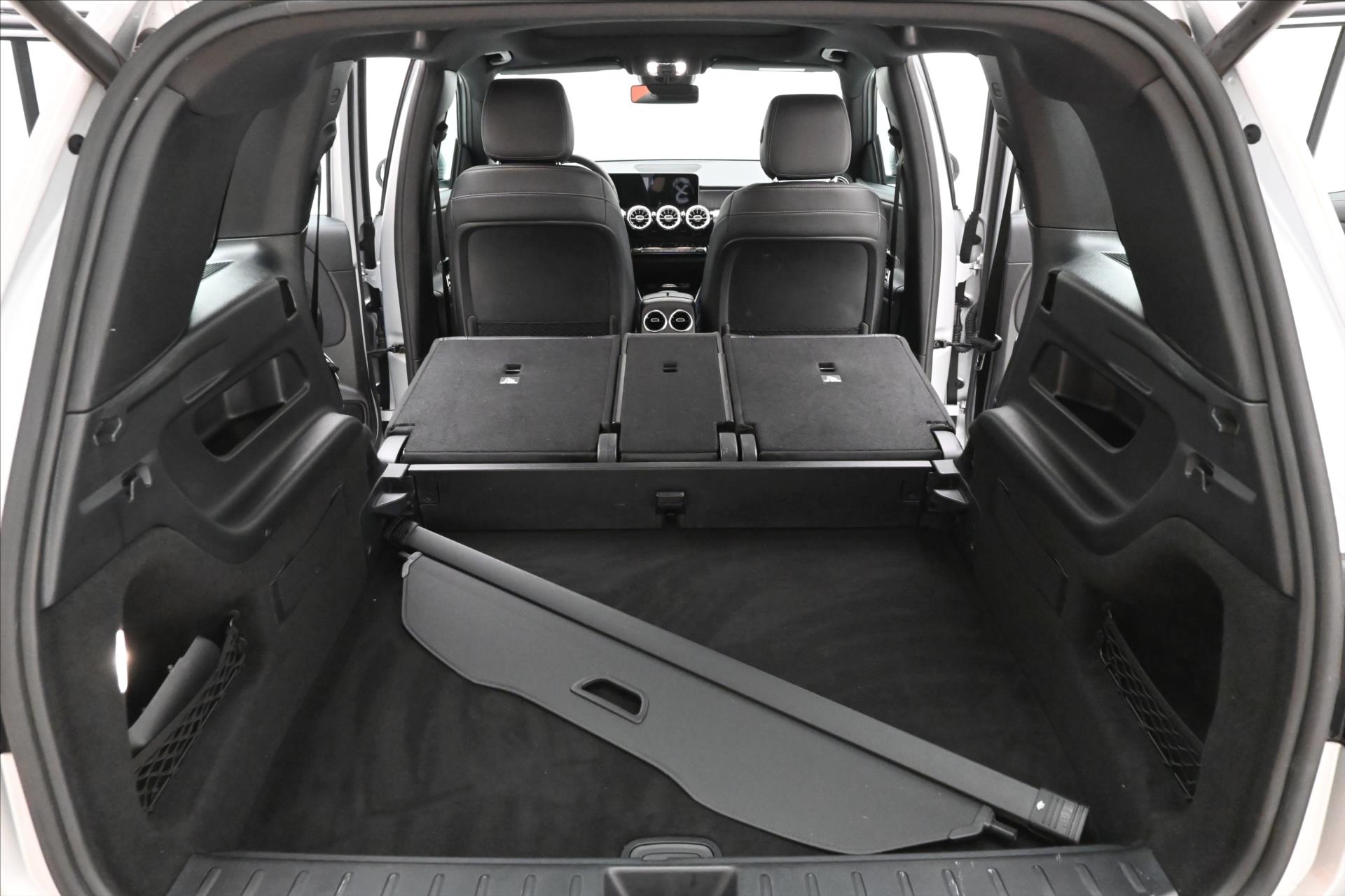 Hlavní fotografie vozu Mercedes-Benz GLB 2,0 220d 140 kW Progressive Edition 4Matic Záruka ža 5 (11)