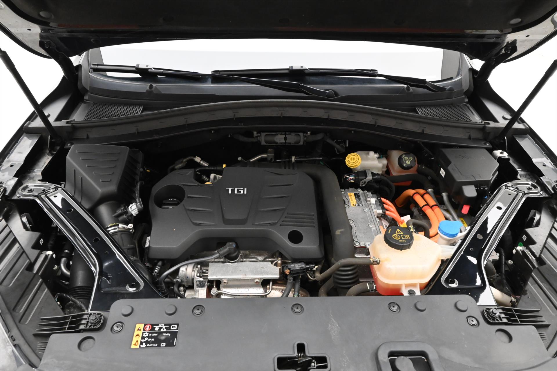 Hlavní fotografie vozu MG eHS 1,5 TGI 190 kW Luxury Záruka až 5 let (9)
