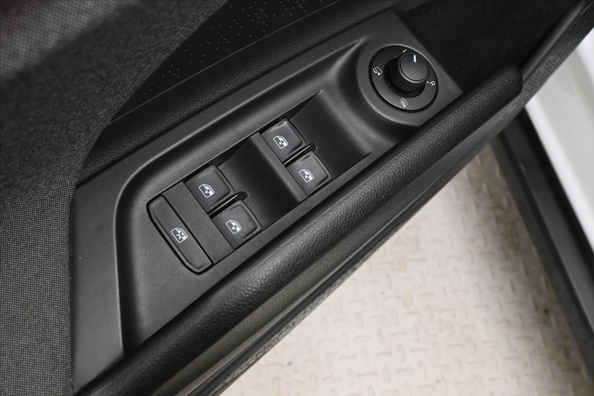 Hlavní fotografie vozu Škoda Enyaq iV 60 132kW SOH 88% Záruka až 3 roky (25)