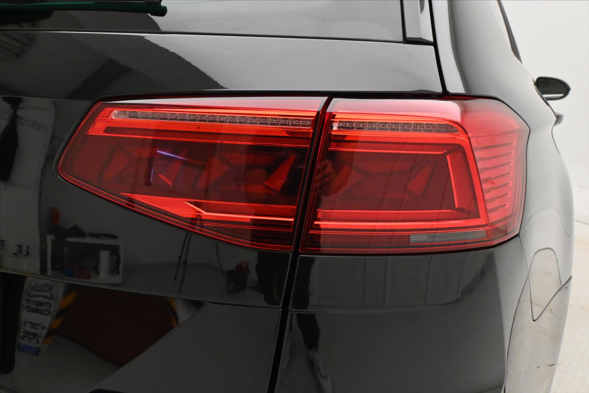 Hlavní fotografie vozu Volkswagen Passat 2,0 TDI 110kW DSG Business Záruka až 5 let (26)