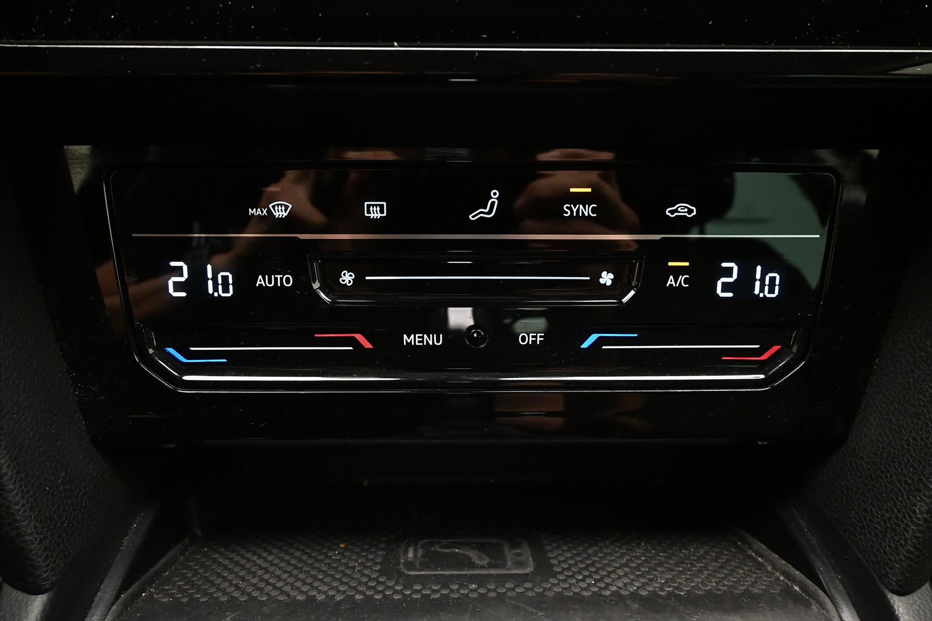 Main photo of the car Volkswagen Passat variant 2.0 TDI 110kW DSG Business Warranty up to 5 years (18)