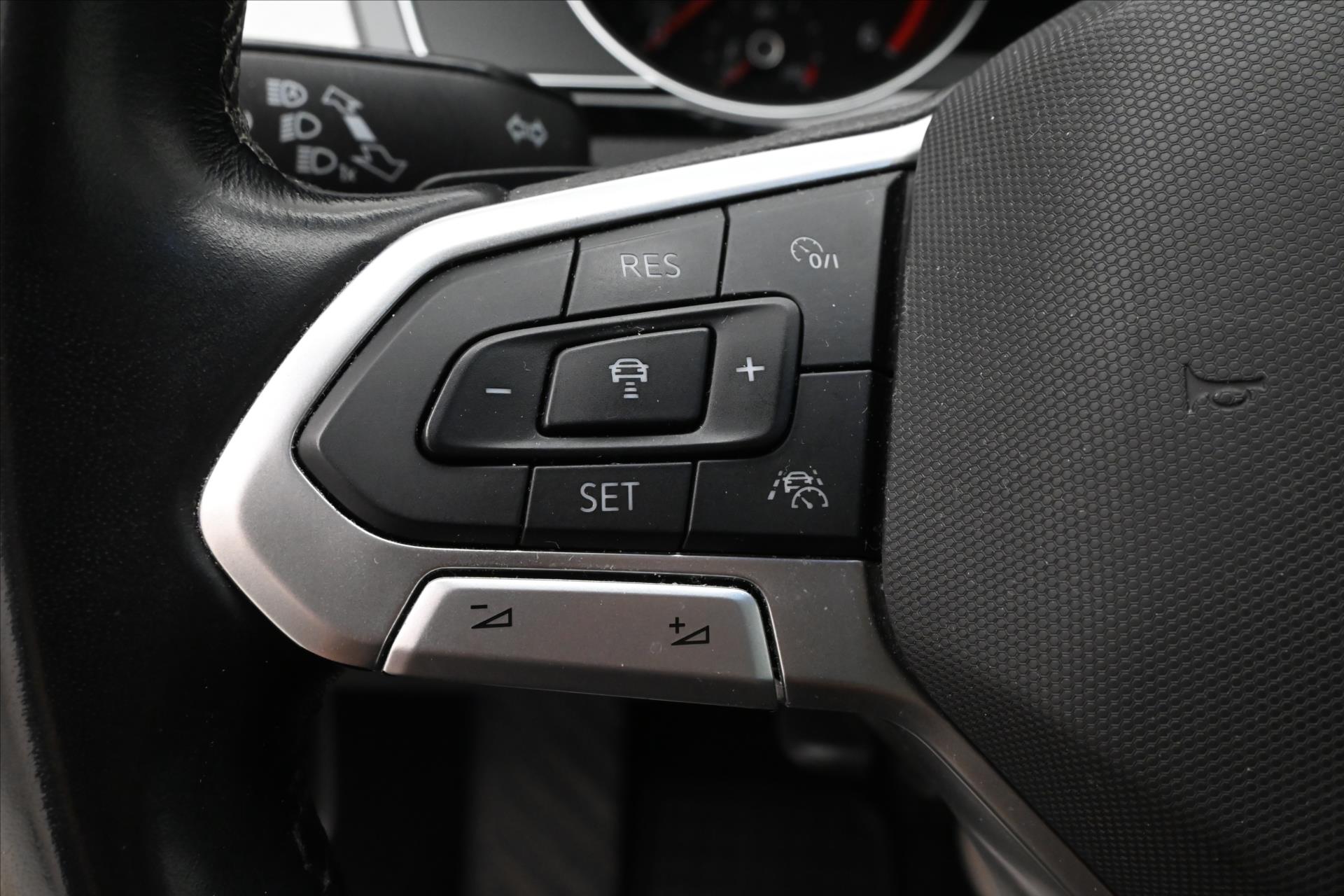 Main photo of the car Volkswagen Passat variant 2.0 TDI 110kW DSG Business Warranty up to 5 years (20)