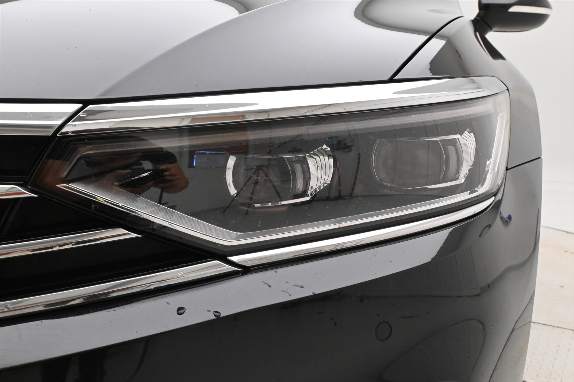 Main photo of the car Volkswagen Passat variant 2.0 TDI 110kW DSG Business Warranty up to 5 years (25)