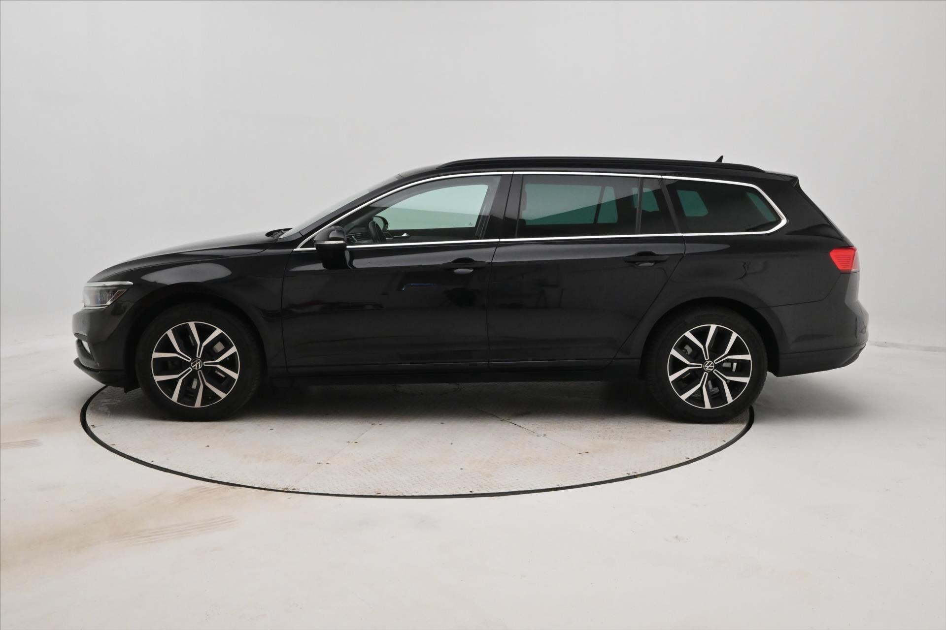 Main photo of the car Volkswagen Passat variant 2.0 TDI 110kW DSG Business Warranty up to 5 years (8)