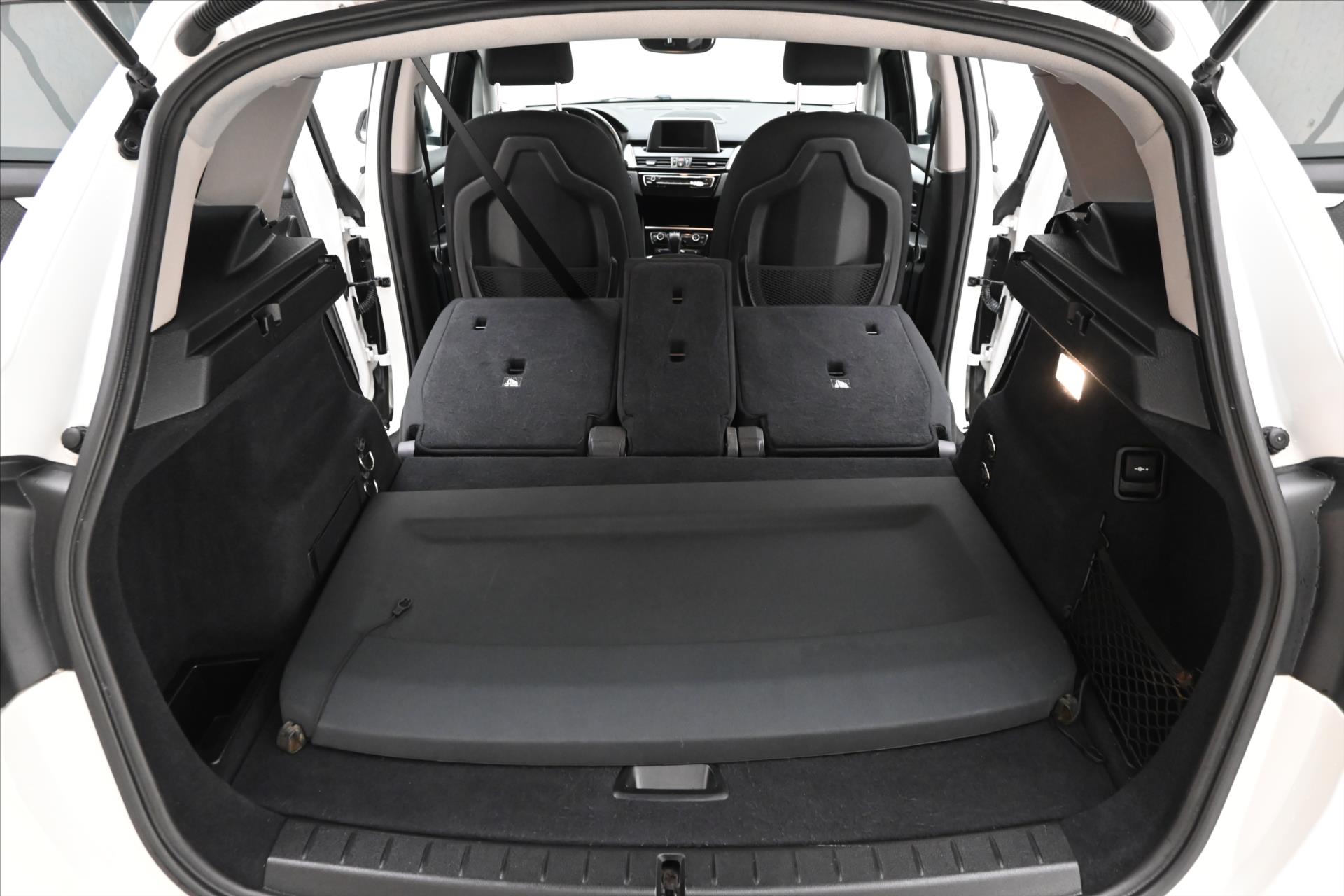 Main photo of the car BMW Row 2 2,0 218d 110 kW Active Záruka až 5 let (11)