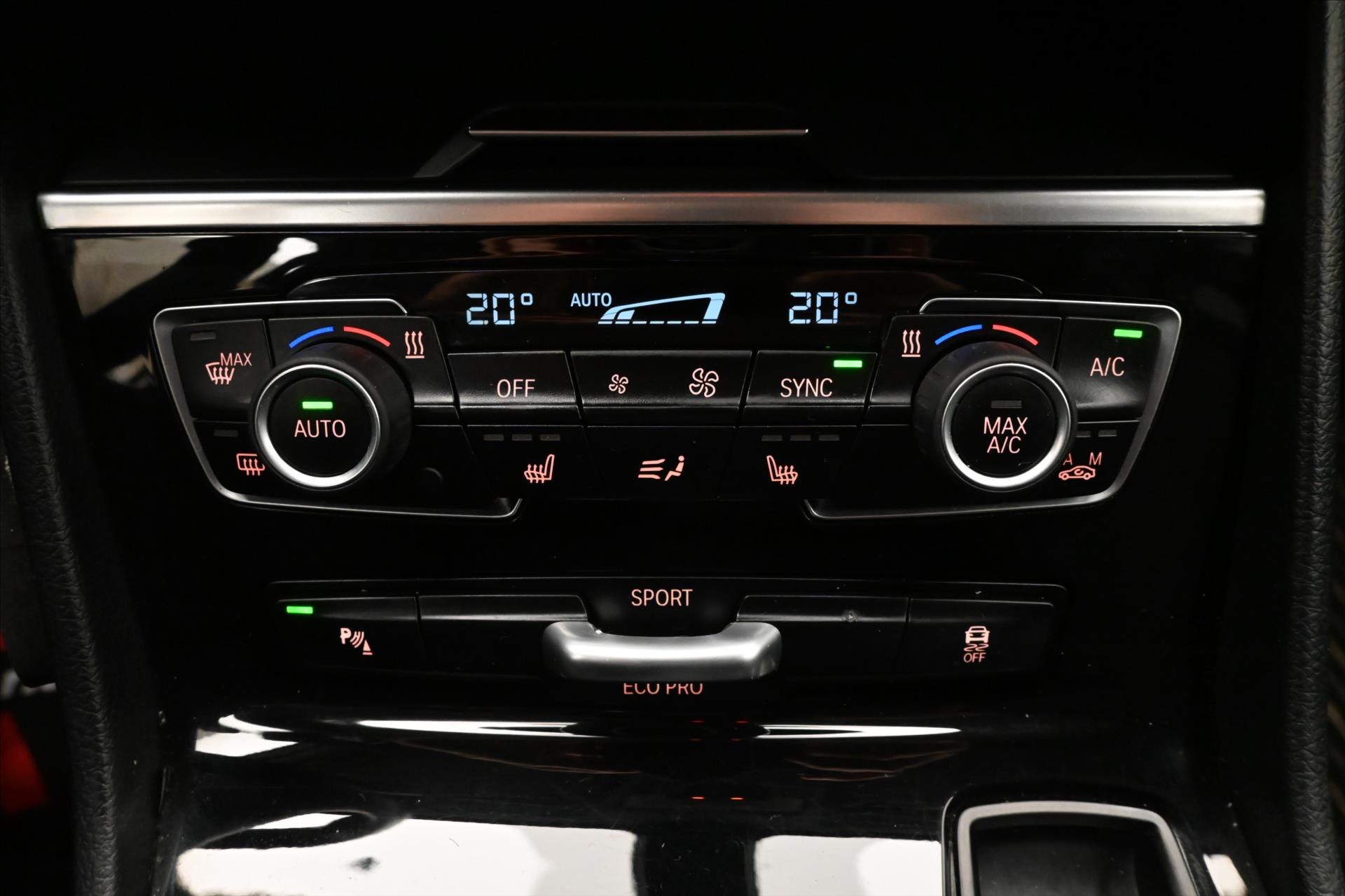 Main photo of the car BMW Row 2 2,0 218d 110 kW Active Záruka až 5 let (21)