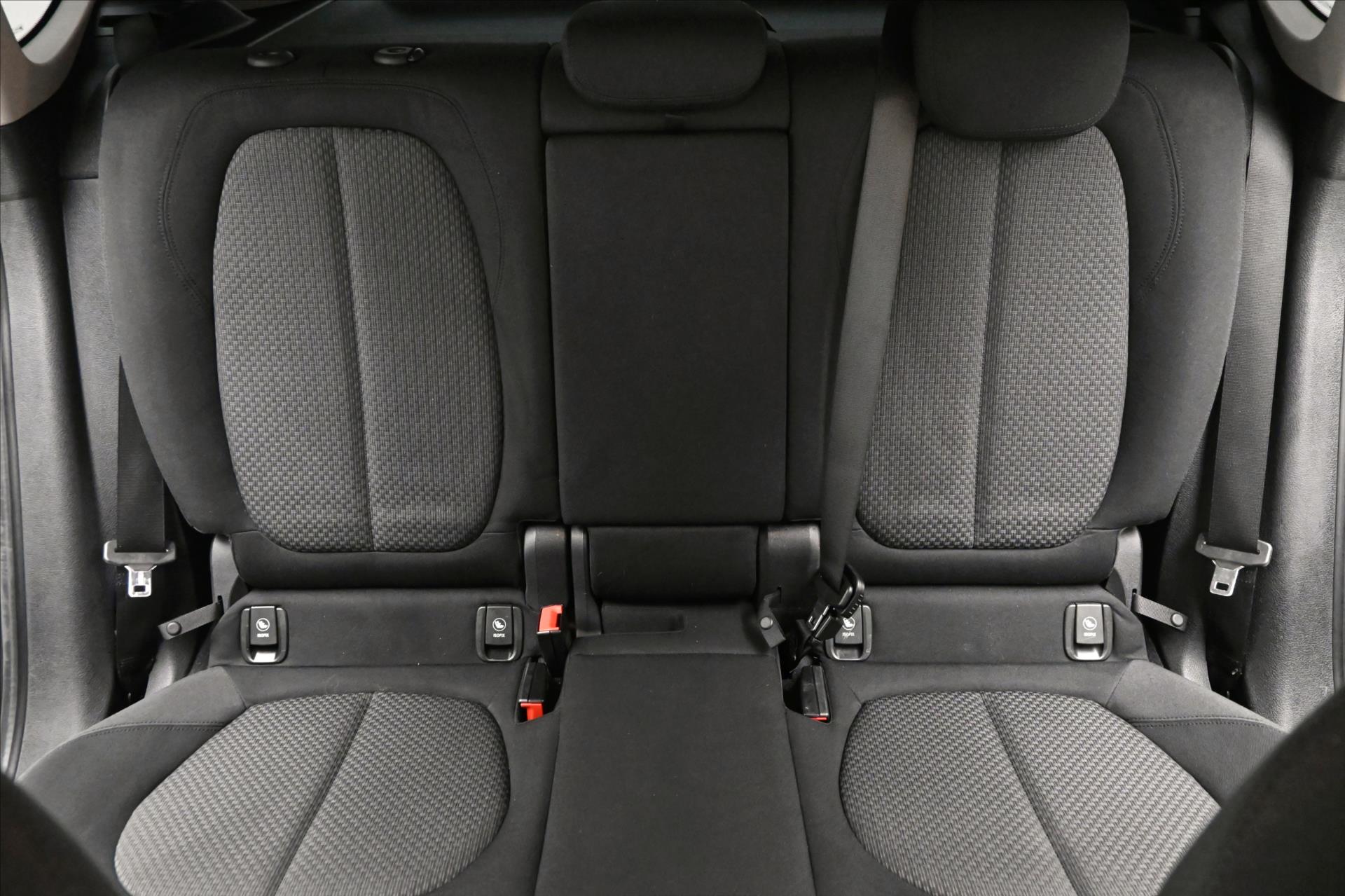 Main photo of the car BMW Row 2 2,0 218d 110 kW Active Záruka až 5 let (28)
