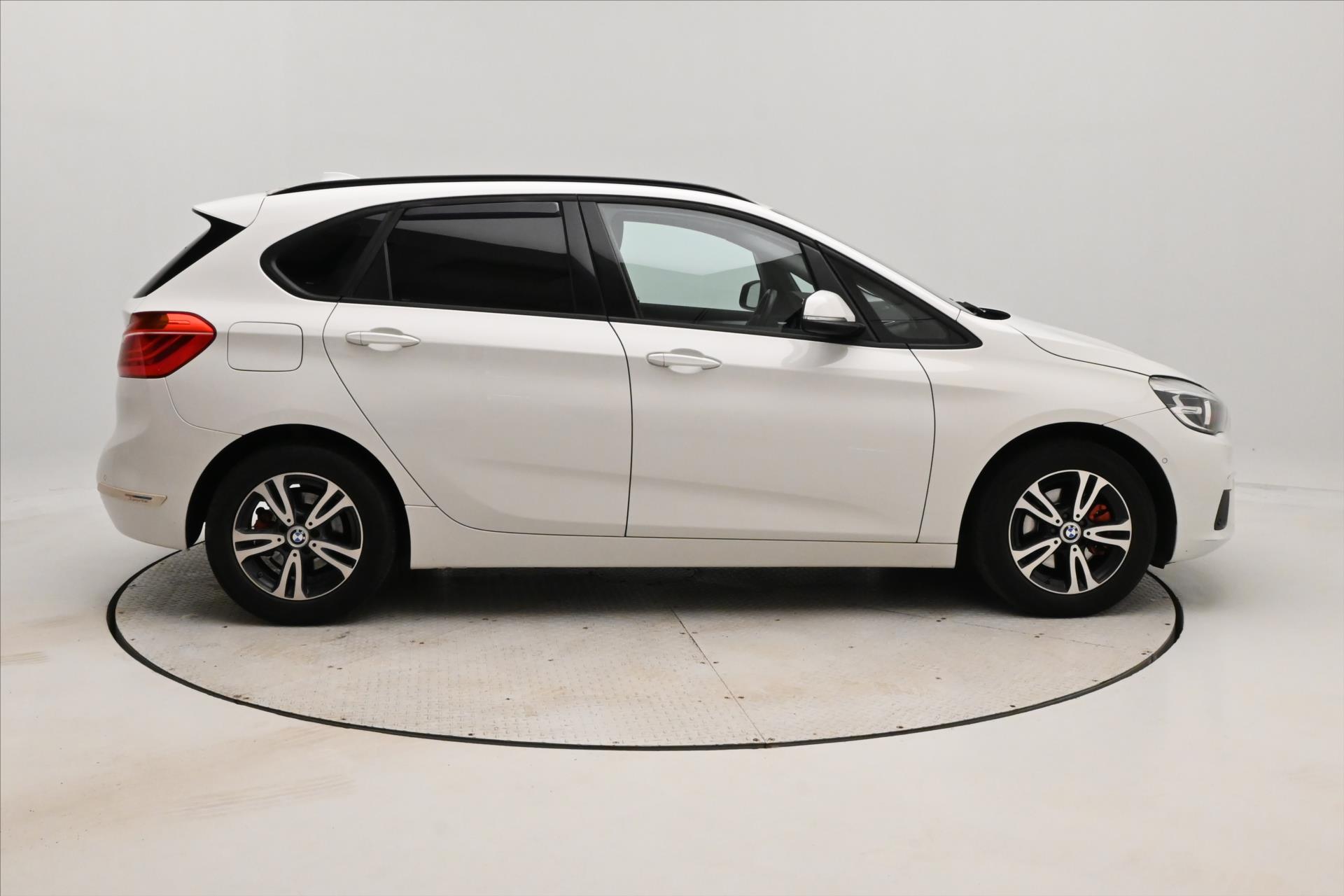 Main photo of the car BMW Row 2 2,0 218d 110 kW Active Záruka až 5 let (4)