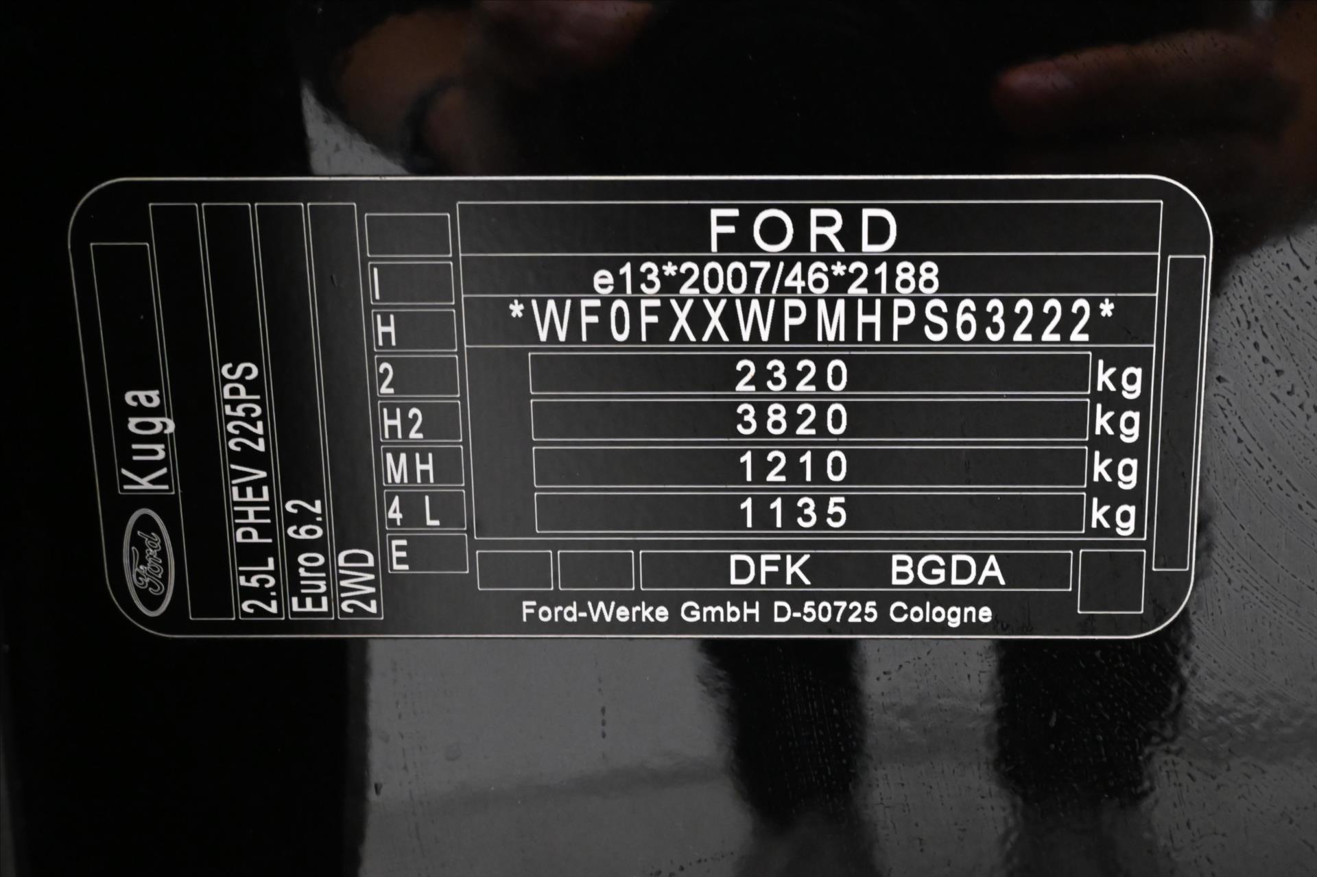 Hlavní fotografie vozu Ford Kuga 2,5 PLUG-IN 112 kW ST-LINE Záruka až 5 let (12)