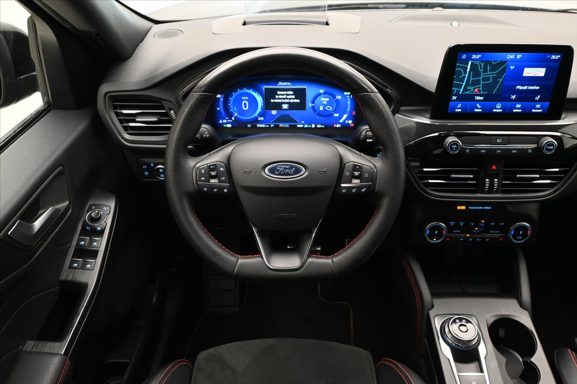 Hlavní fotografie vozu Ford Kuga 2,5 PLUG-IN 112 kW ST-LINE Záruka až 5 let (18)