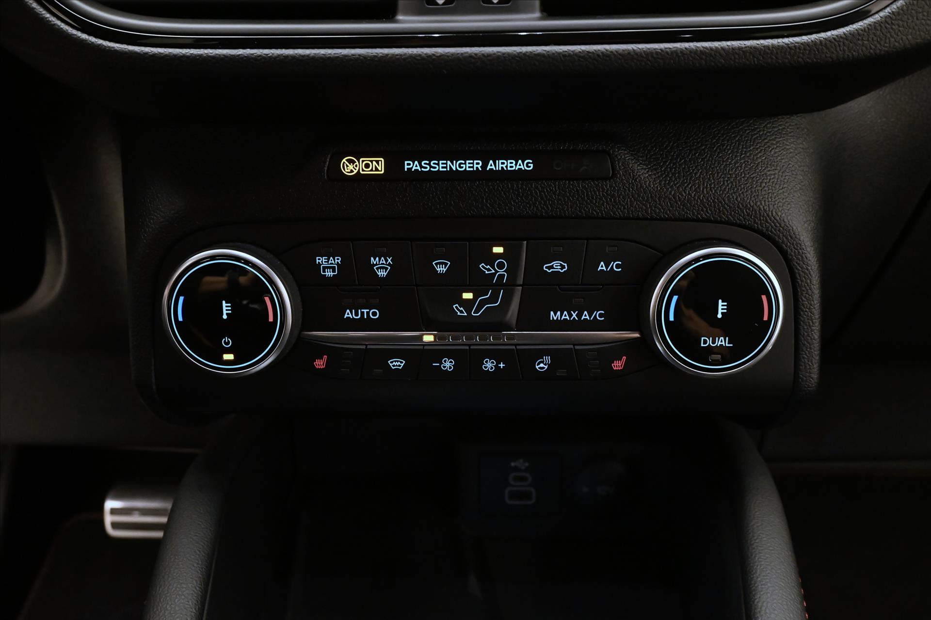 Hlavní fotografie vozu Ford Kuga 2,5 PLUG-IN 112 kW ST-LINE Záruka až 5 let (20)