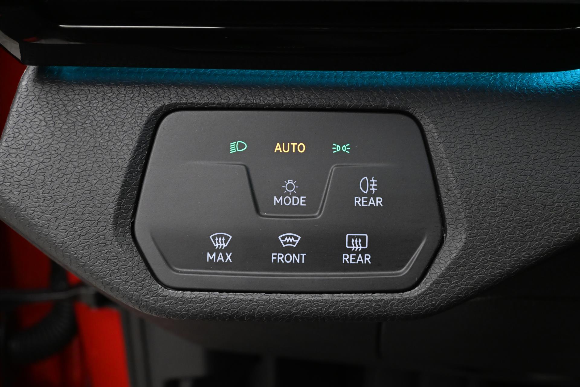 Hlavní fotografie vozu Volkswagen ID.5 Pro Performance 77kWh/150kW TAŽNÉ Záruka až 3 roky (26)