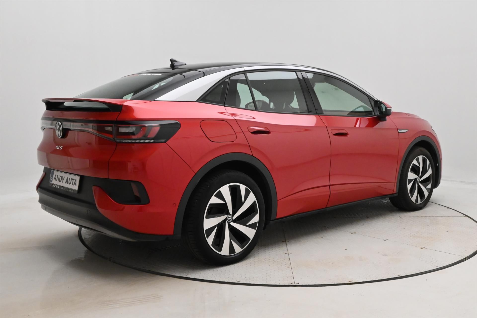Hlavní fotografie vozu Volkswagen ID.5 Pro Performance 77kWh/150kW TAŽNÉ Záruka až 3 roky (5)