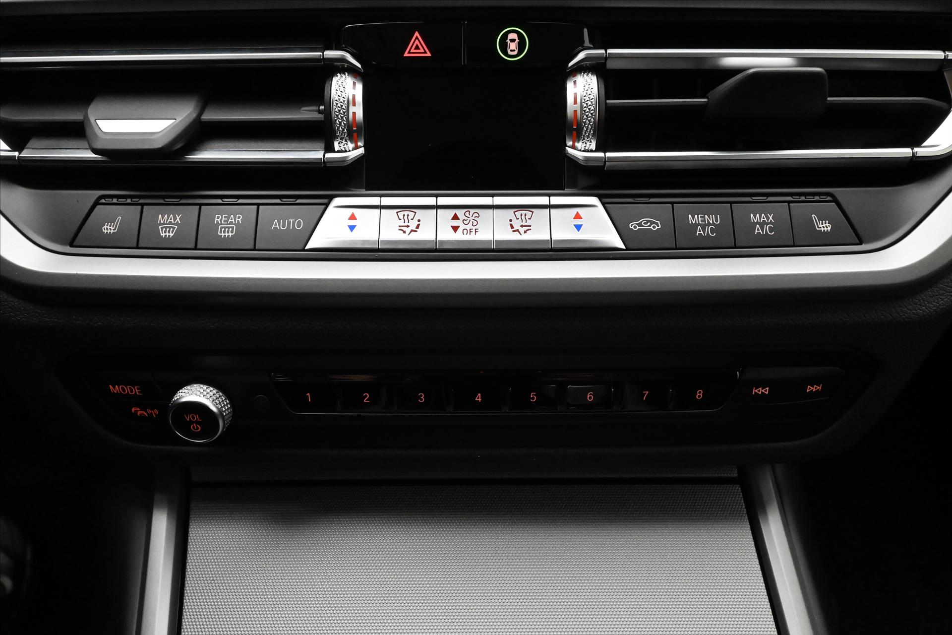 Main photo of the car BMW Row 3 2,0 320d 140 kW Steptronic Záruka a 5 let (21)