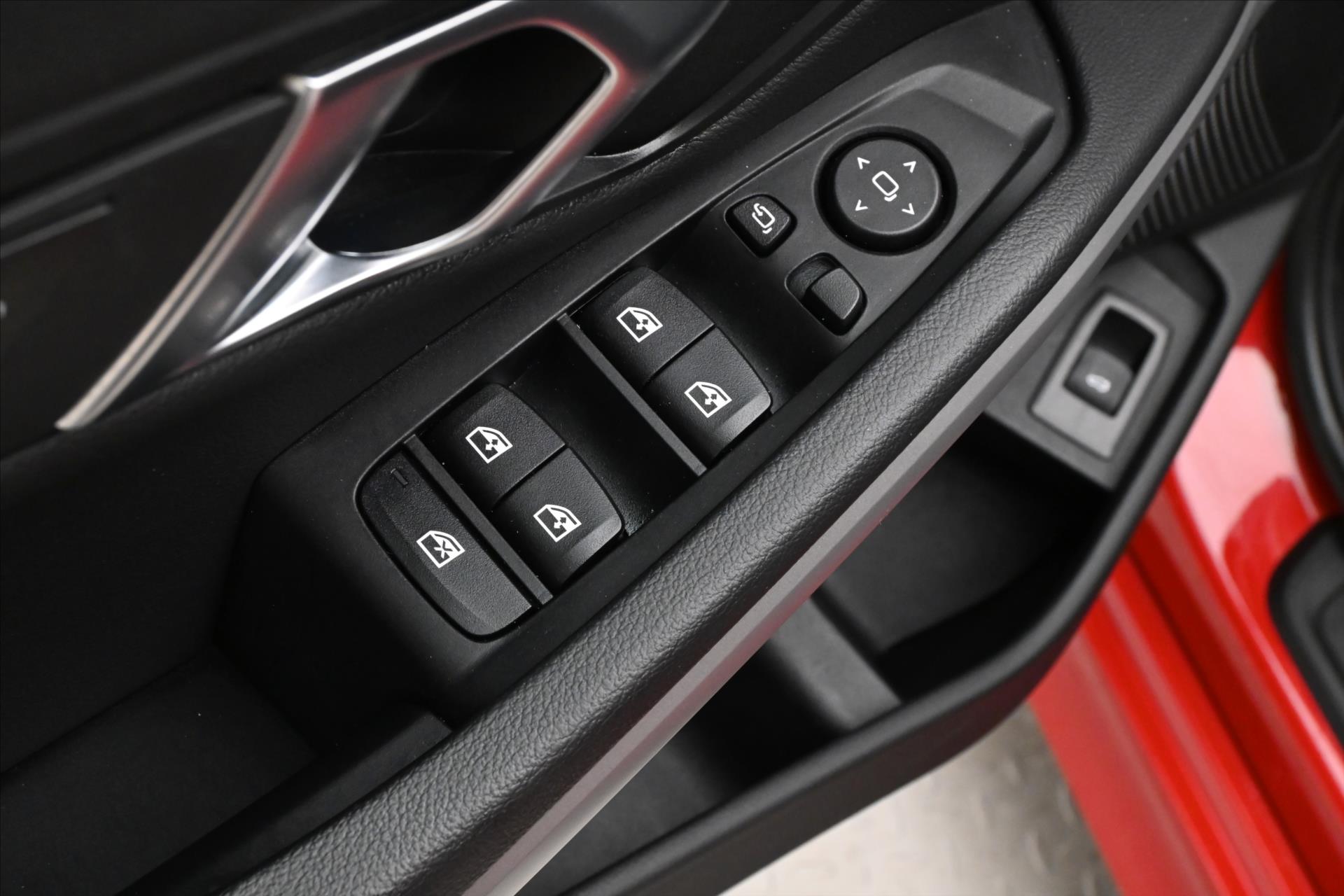 Main photo of the car BMW Row 3 2,0 320d 140 kW Steptronic Záruka a 5 let (26)