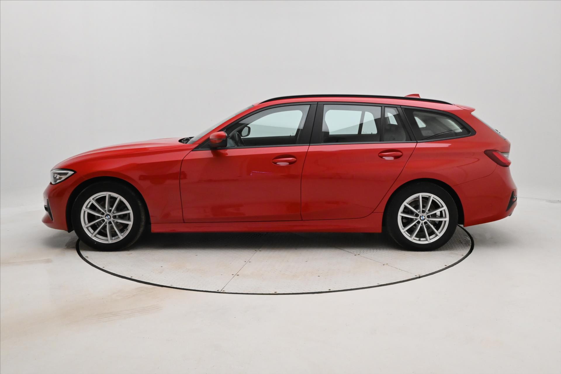 Main photo of the car BMW Row 3 2,0 320d 140 kW Steptronic Záruka a 5 let (8)