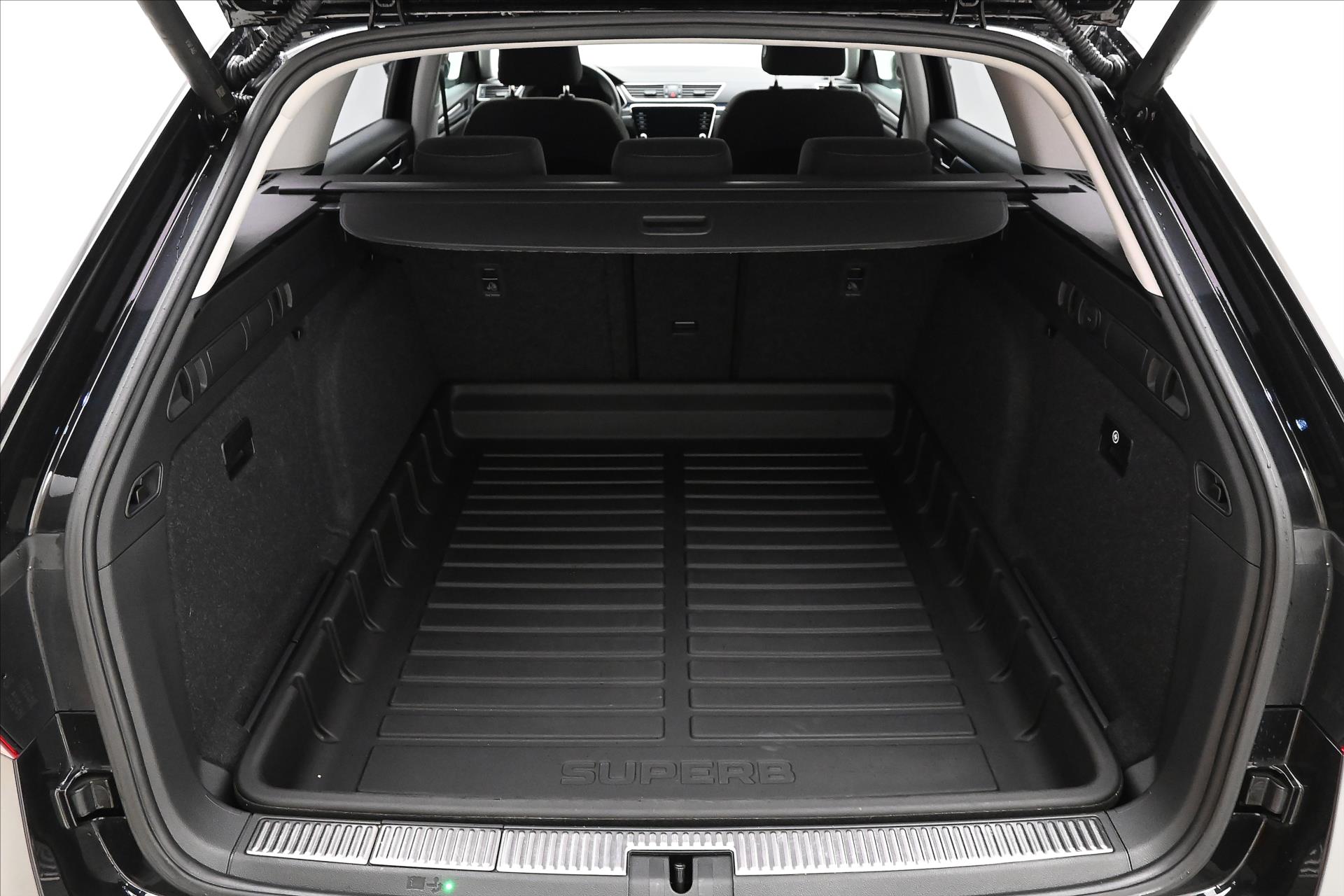 Main photo of the car Skoda Superb 2,0 TDI 147KW DSG STYLE Záruka až 5 let (11)