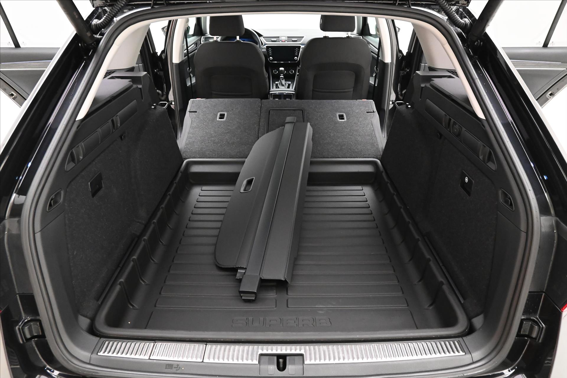 Main photo of the car Skoda Superb 2,0 TDI 147KW DSG STYLE Záruka až 5 let (12)