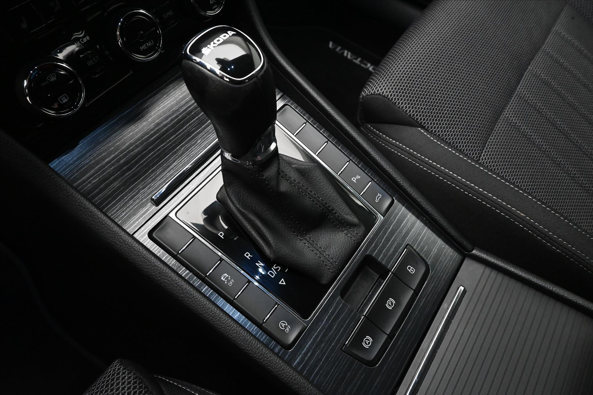 Main photo of the car Skoda Superb 2,0 TDI 147KW DSG STYLE Záruka až 5 let (24)