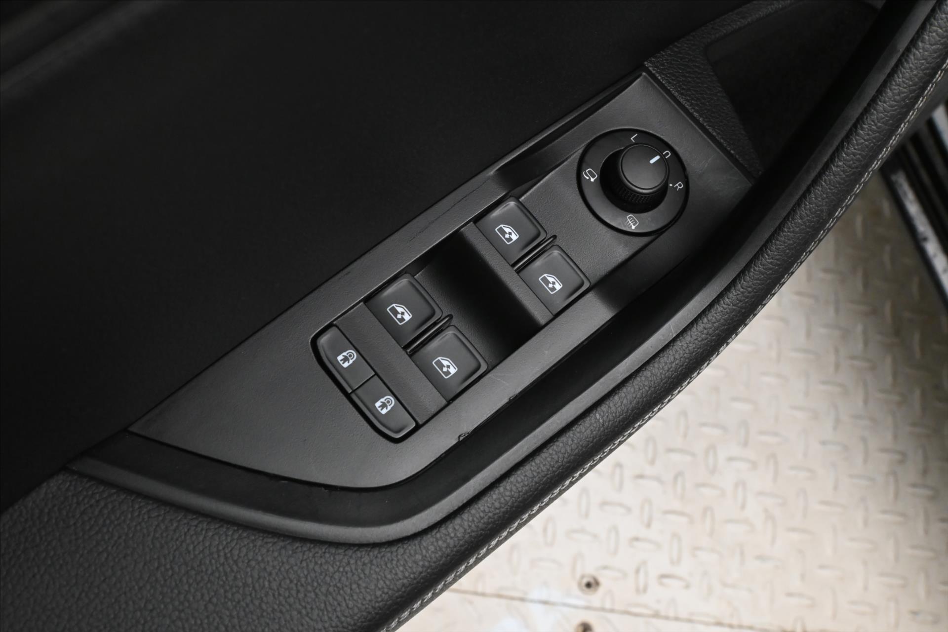 Main photo of the car Skoda Superb 2,0 TDI 147KW DSG STYLE Záruka až 5 let (27)