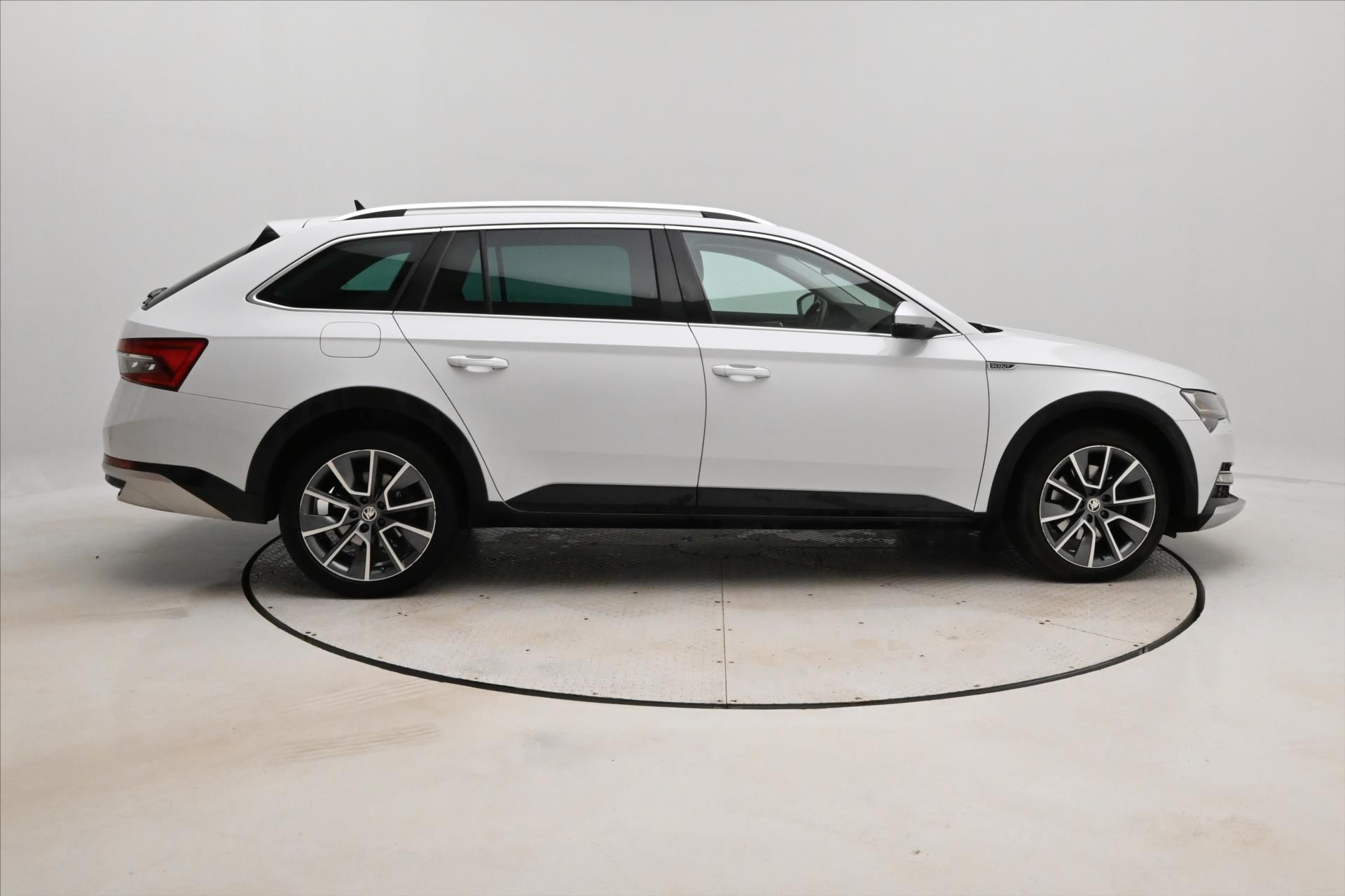 Hlavní fotografie vozu Škoda Superb 2,0 SCOUT TDI 140kW DSG 4x4 Záruka až 5 let (4)